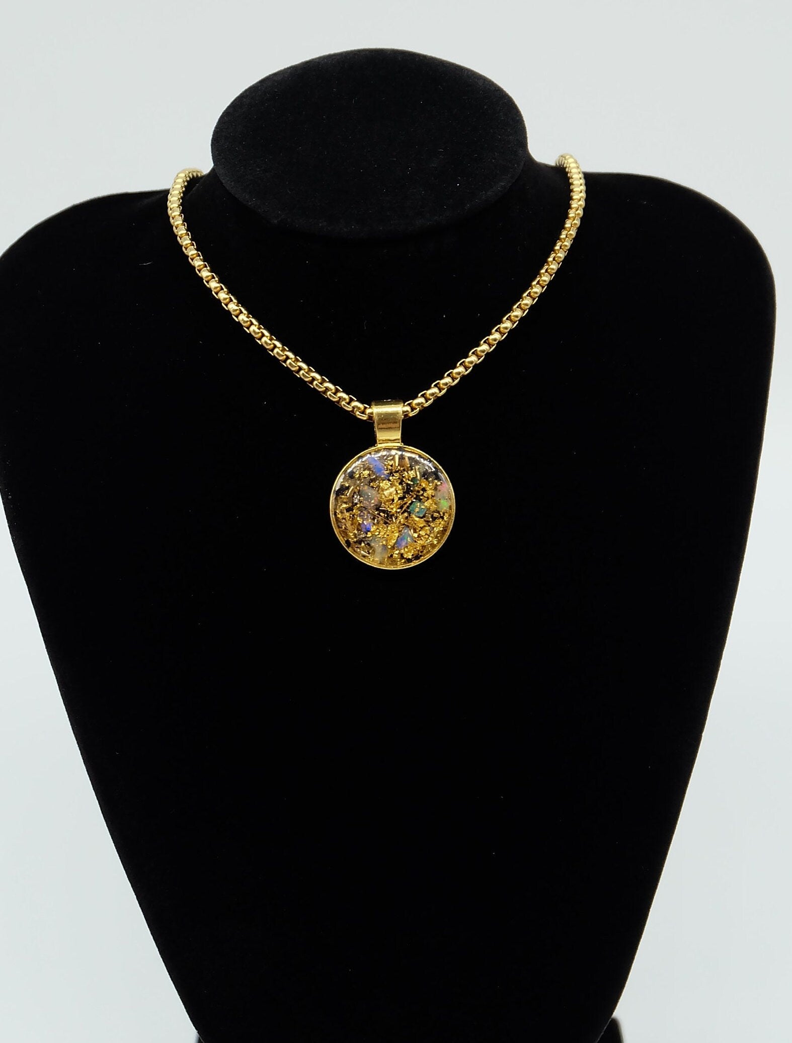 Opal Amulett Orgonit Anhänger mit Opal Gold Bismuth Bronze Bergkristall und Schungit Strahlenschutz und Aktivierung der Kreativität