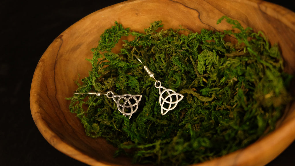 Keltische Ohrringe Triquetra aus Edelstahl - 15x17mm Ohrringe - Handmade