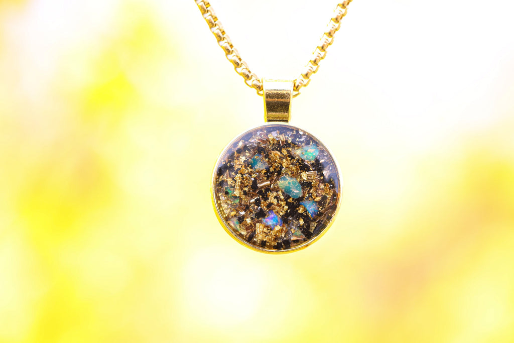 Opal Amulett Orgonit Anhänger mit Opal Gold Bismuth Bronze Bergkristall und Schungit Strahlenschutz und Aktivierung der Kreativität