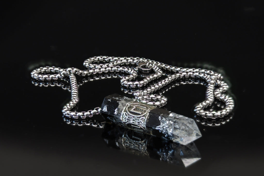 Esoterisches Runen Amulett Orgonit Anhänger Mittelalter Schmuck aus schwarzem Turmalin für Schutz vor negativen Energien
