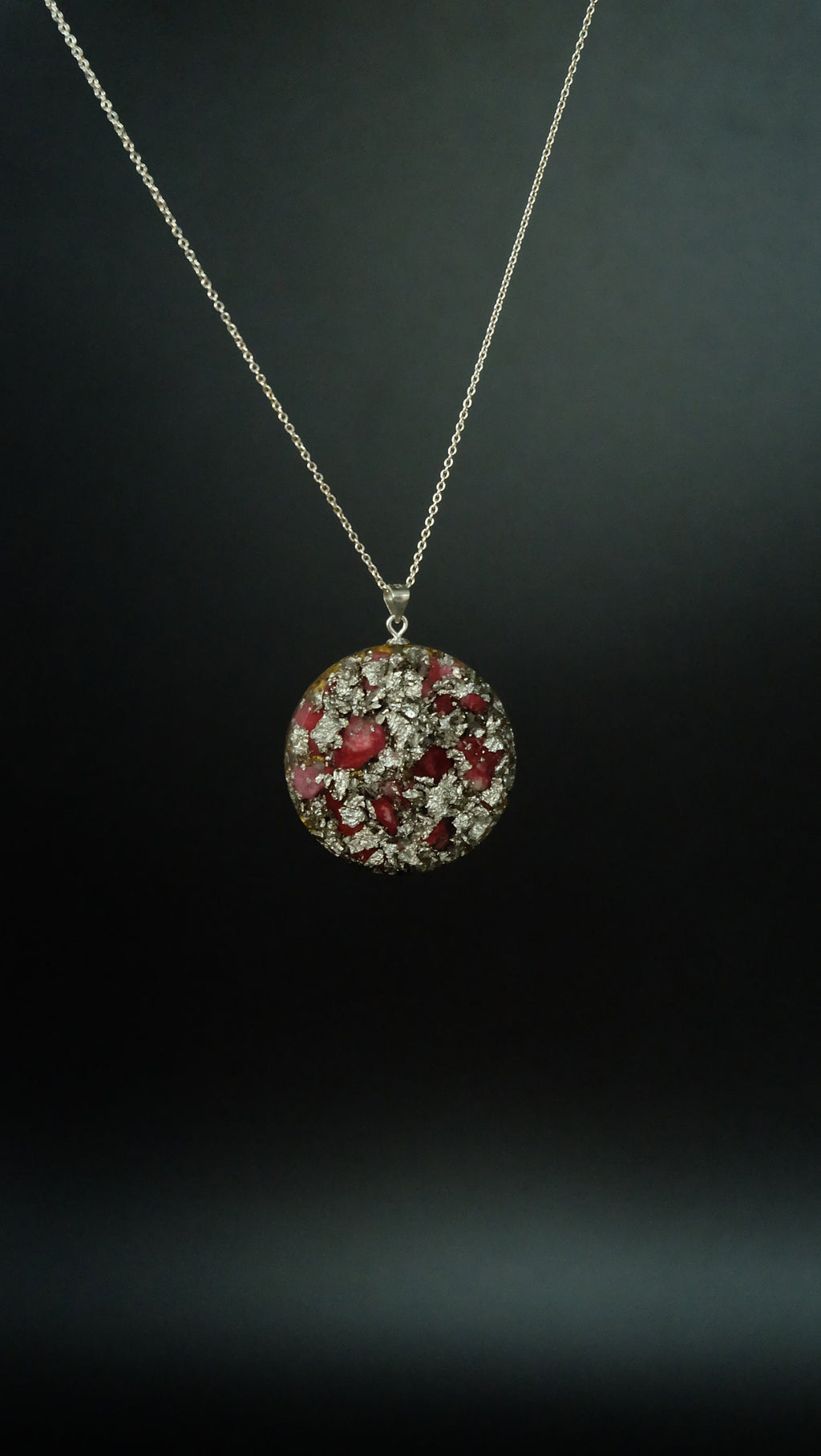 Edelmetall Orgonit Amulett aus Lapislazuli Smaragd oder Thulit mit Gold Platin und Silber