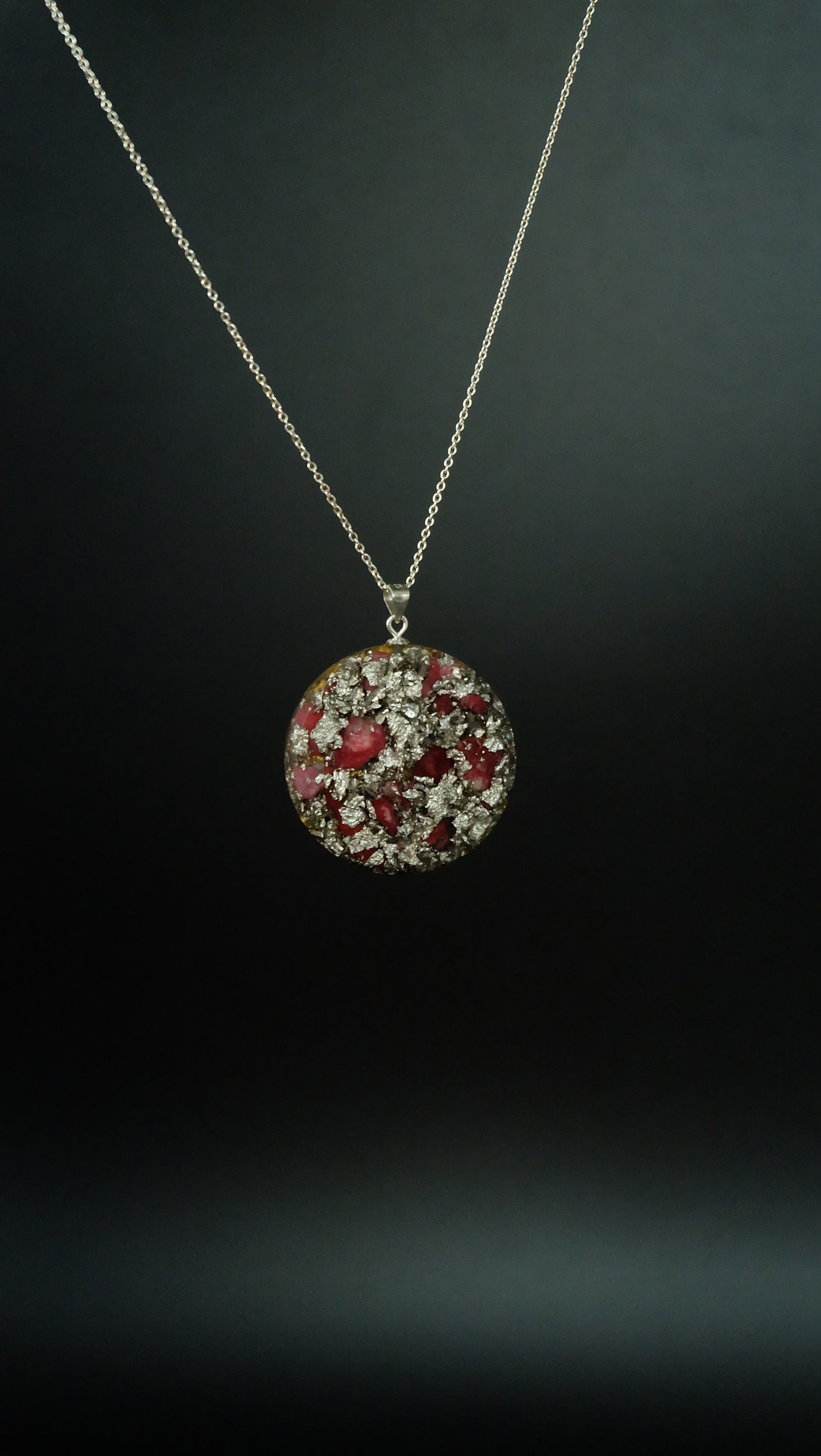 Edelmetall Orgonit Amulett aus Lapislazuli Smaragd oder Thulit mit Gold Platin und Silber