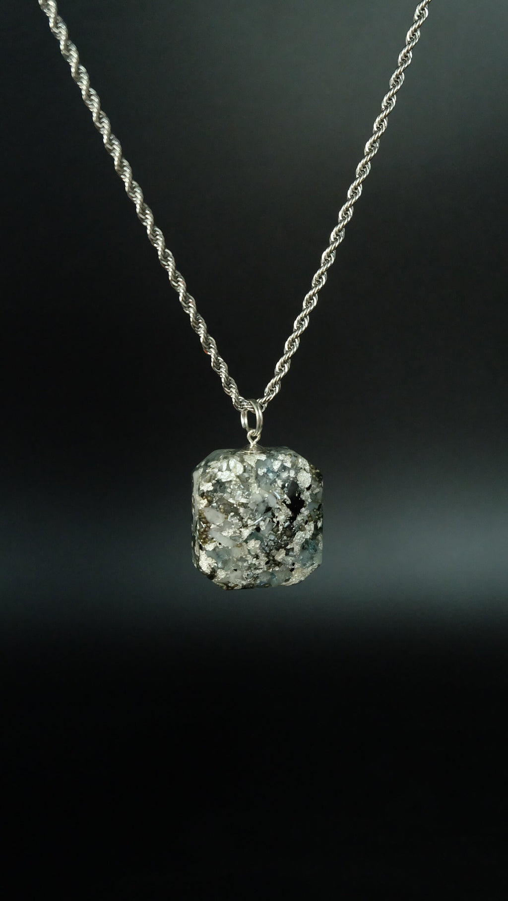 Berggeist® Bergkristall Orgonit Amulett für Schutz mit Blauer Topas Schwarzen Turmalin und Silber