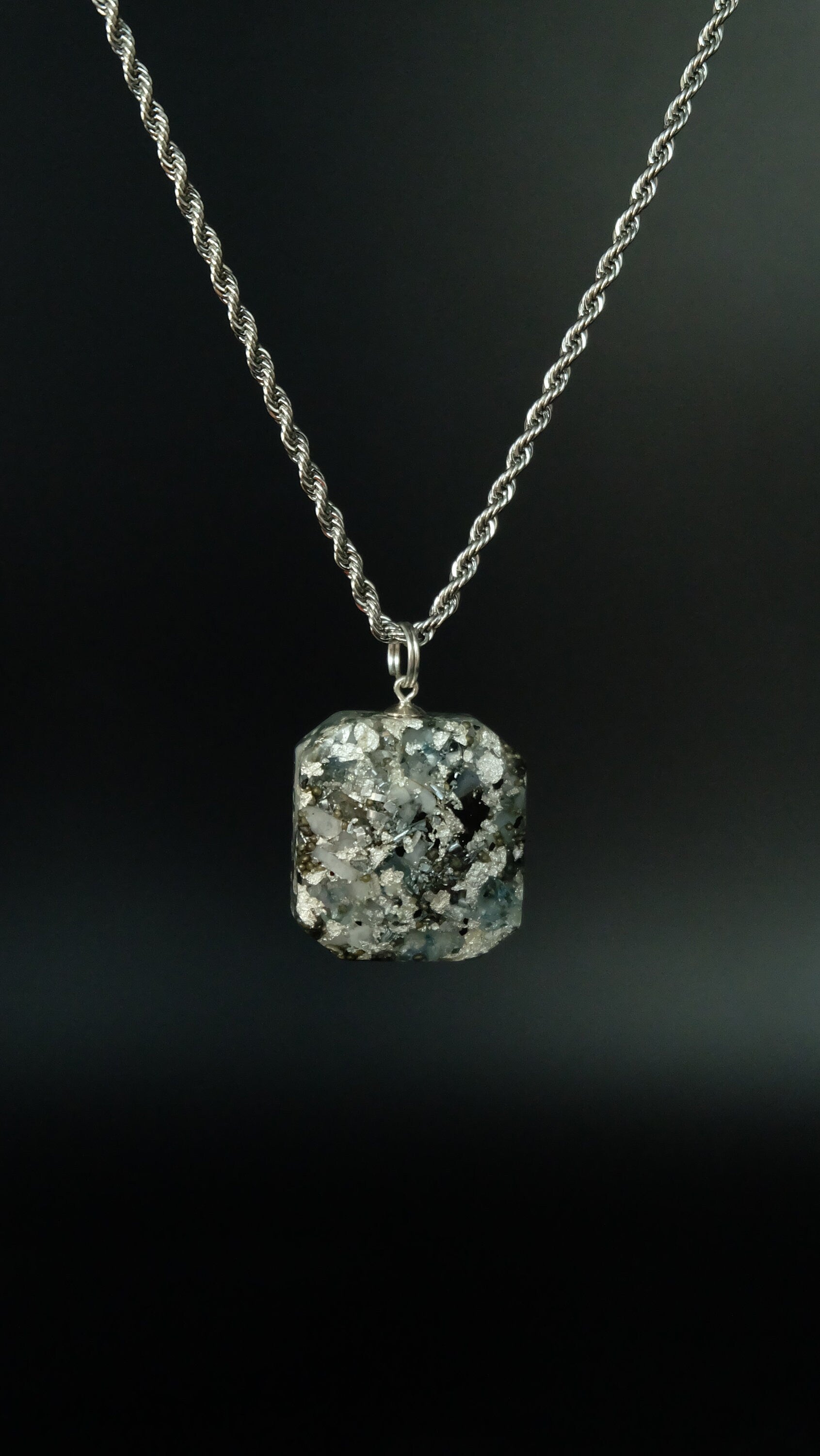 Berggeist® Bergkristall Orgonit Amulett für Schutz mit Blauer Topas Schwarzen Turmalin und Silber