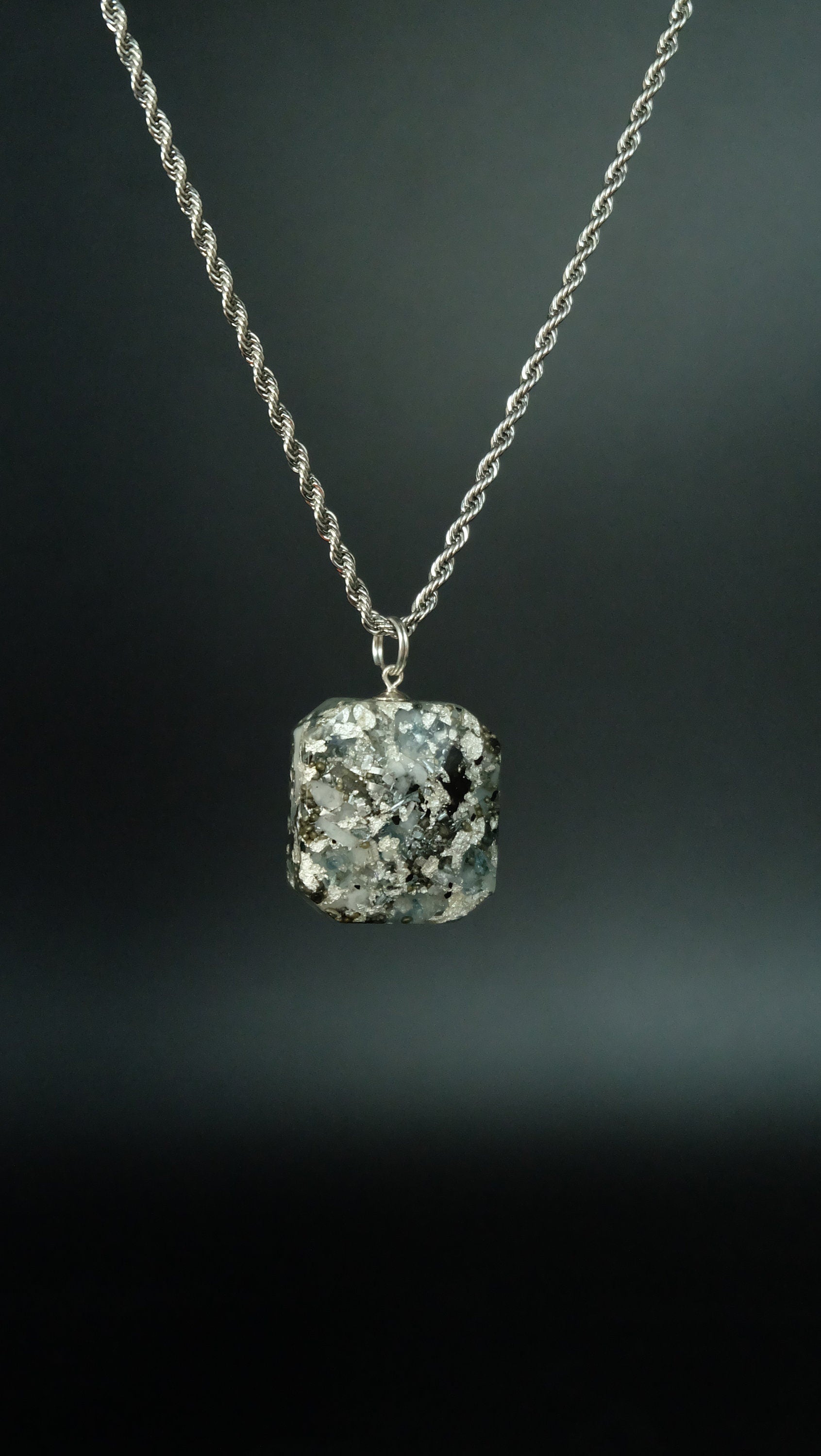 Berggeist® Bergkristall Orgonit Amulett für Schutz mit Blauer Topas Schwarzen Turmalin und Silber