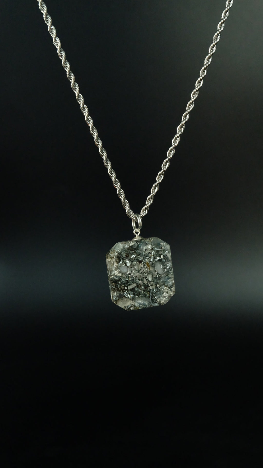 Berggeist® Bergkristall Orgonit Amulett für Schutz mit Blauer Topas Schwarzen Turmalin und Silber