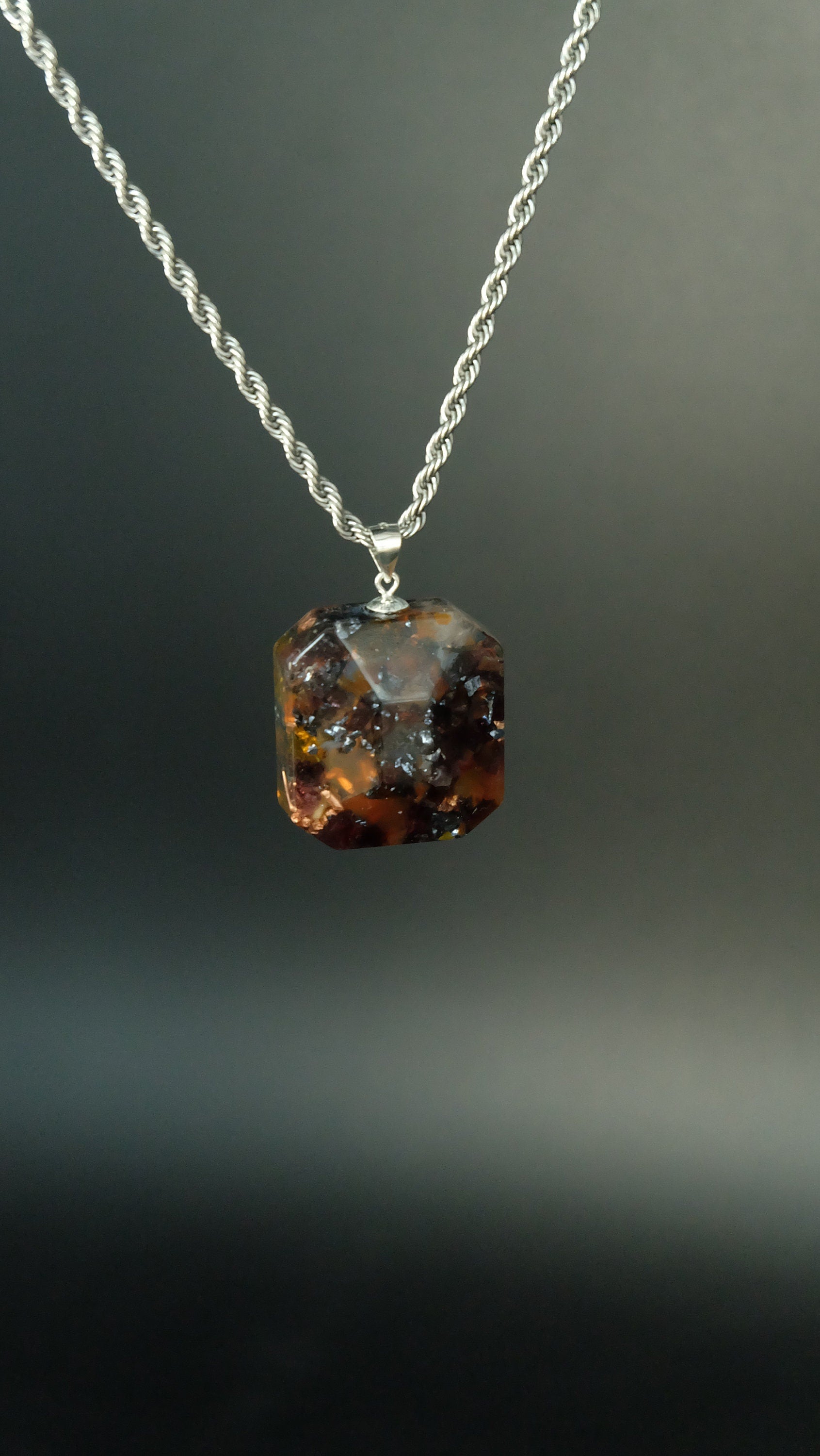 Feuergeist Orgonit Amulett aus Granat Karneol Bernstein und Kupfer