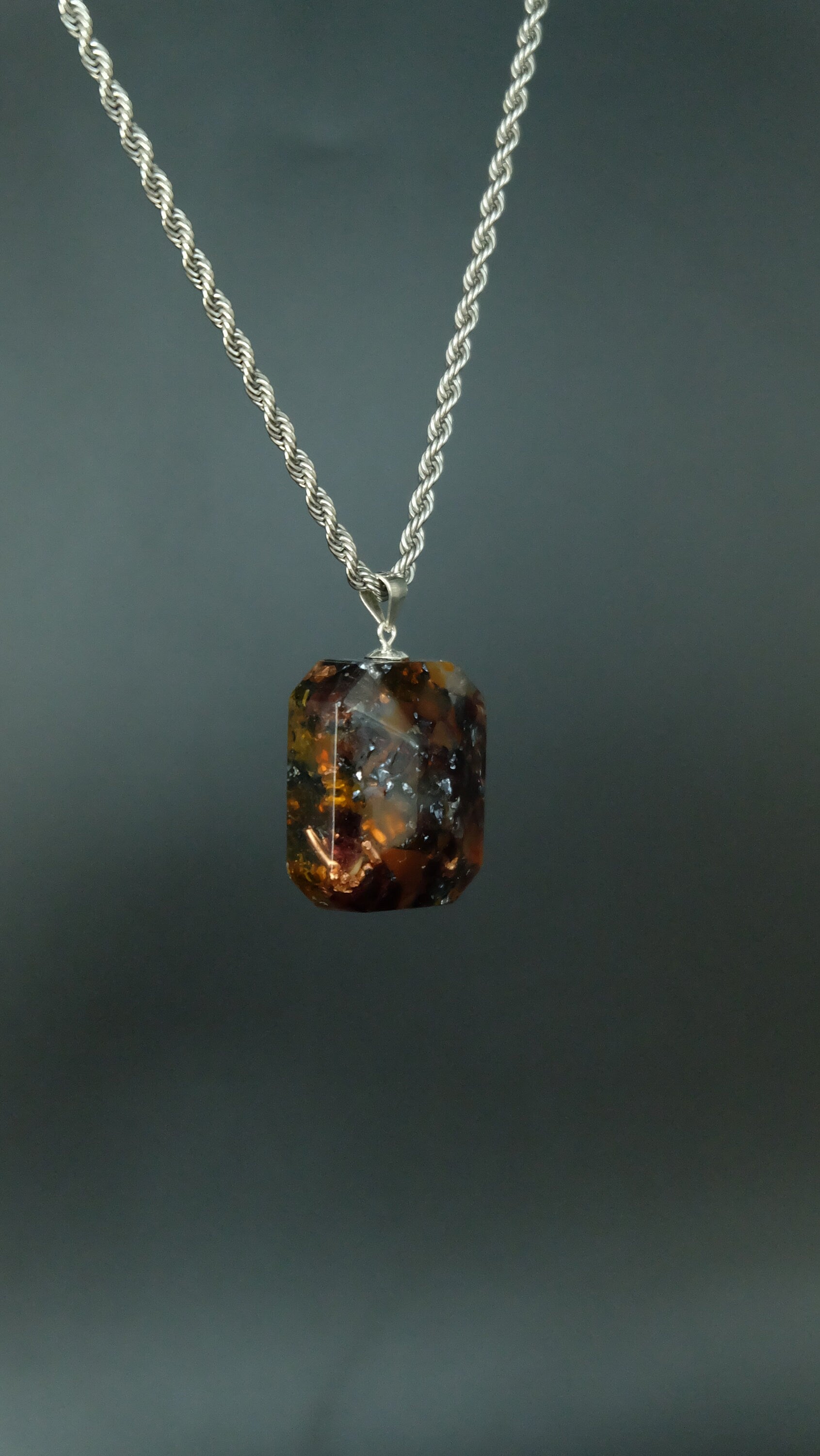Feuergeist Orgonit Amulett aus Granat Karneol Bernstein und Kupfer