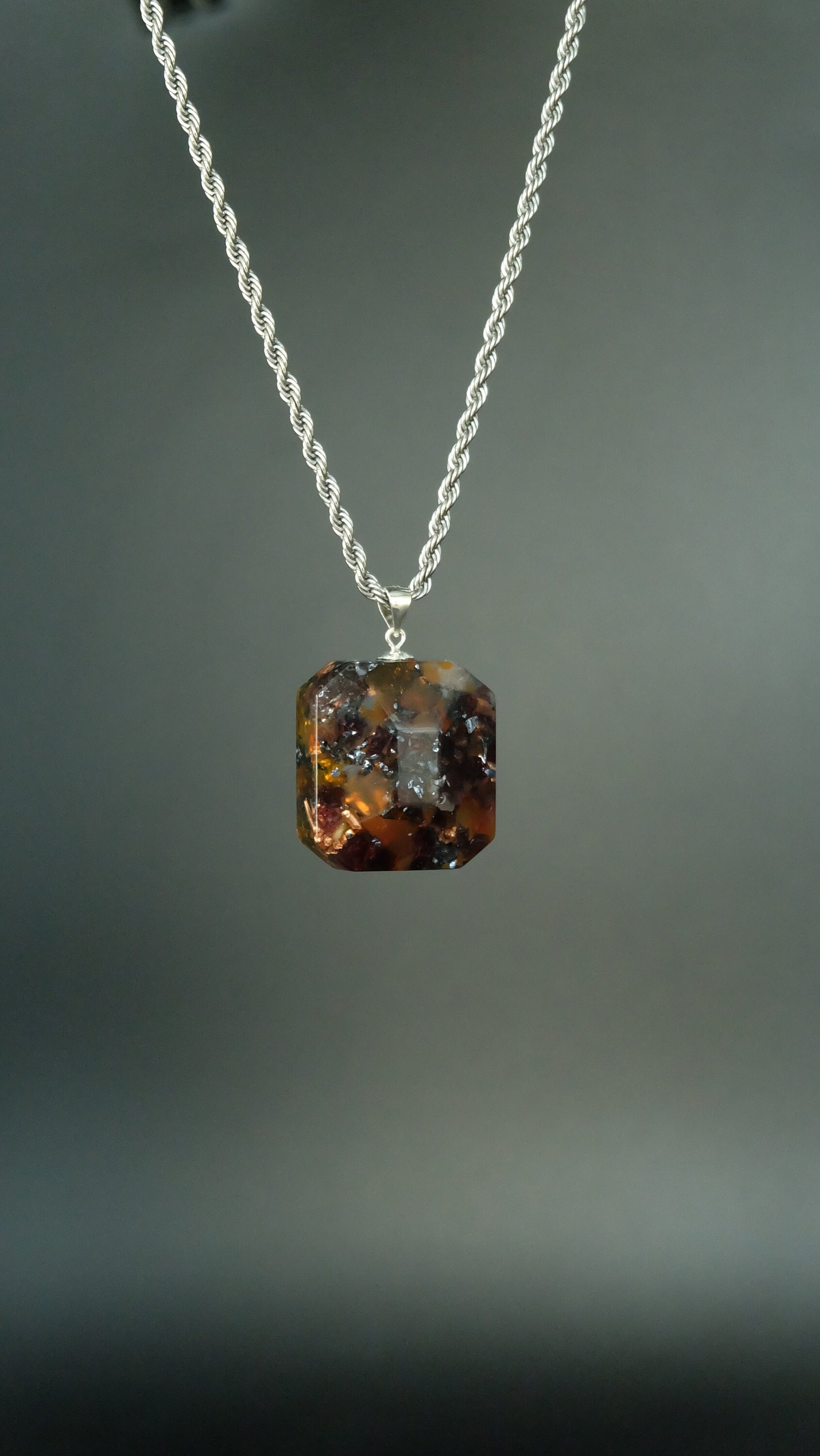 Feuergeist Orgonit Amulett aus Granat Karneol Bernstein und Kupfer