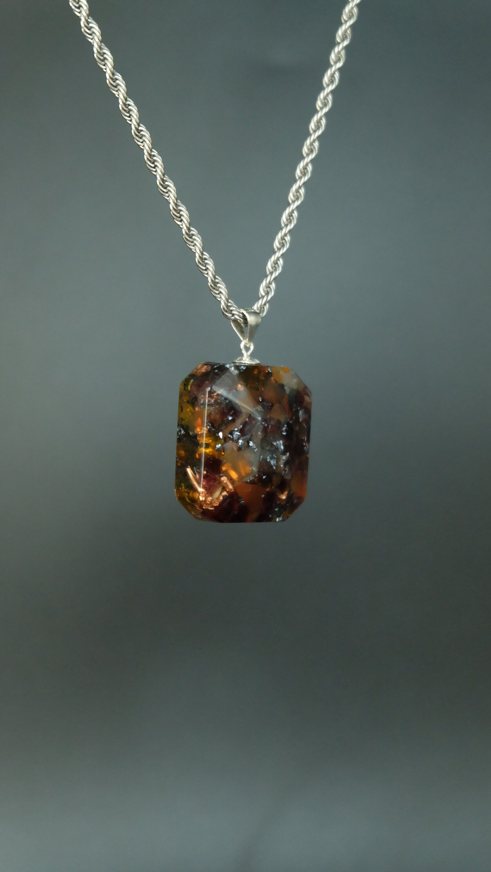 Feuergeist Orgonit Amulett aus Granat Karneol Bernstein und Kupfer