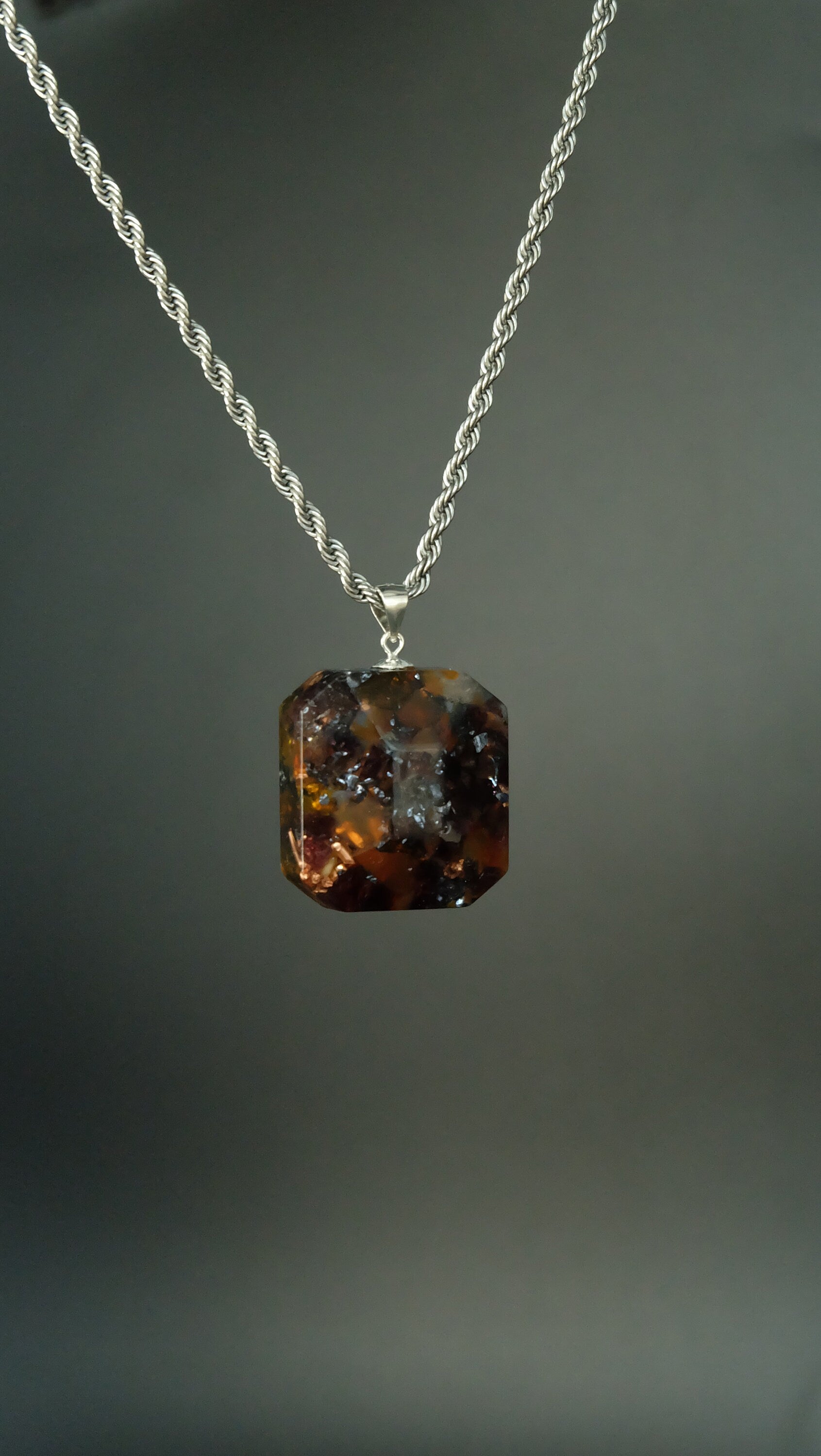 Feuergeist Orgonit Amulett aus Granat Karneol Bernstein und Kupfer