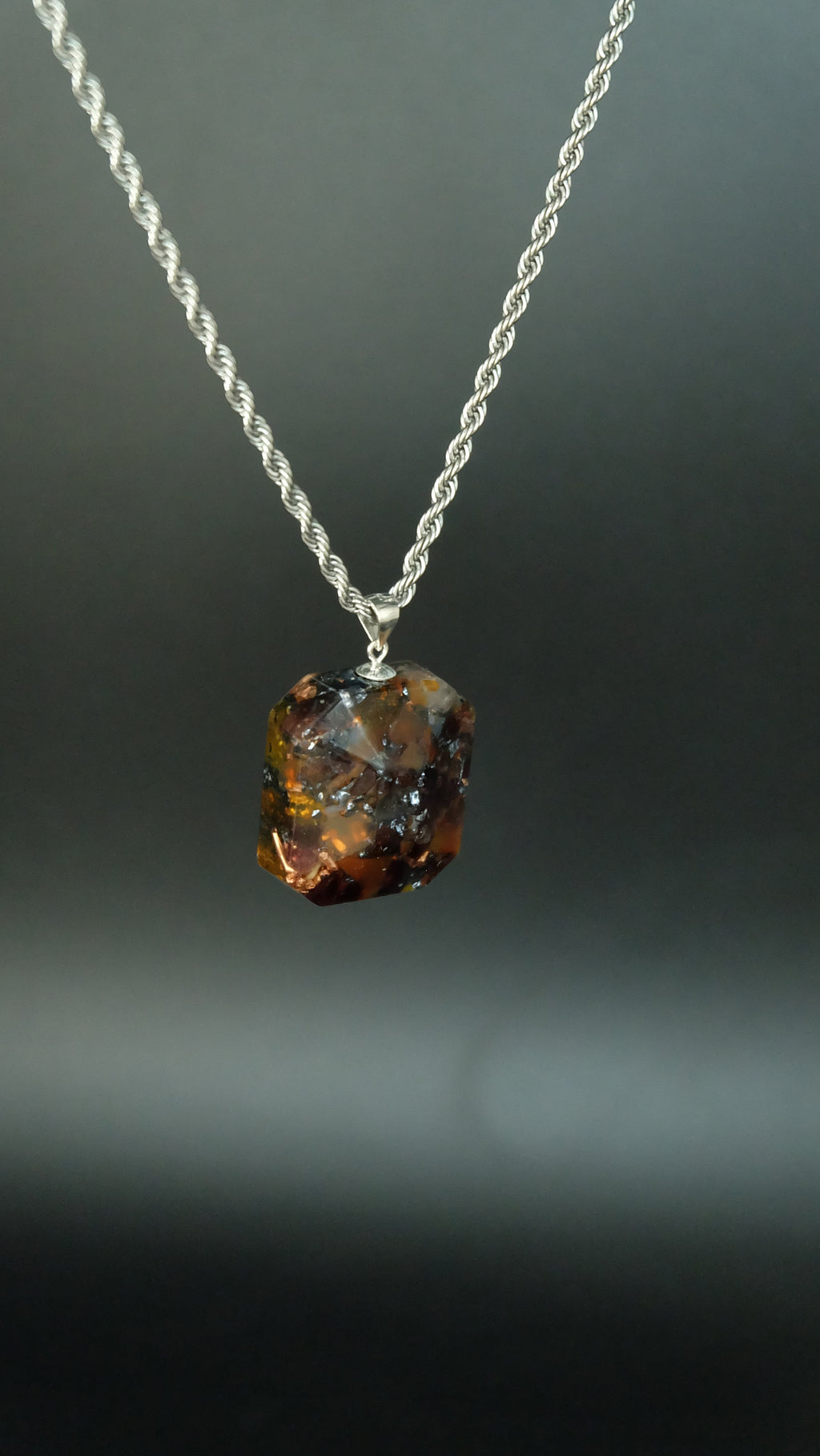 Feuergeist Orgonit Amulett aus Granat Karneol Bernstein und Kupfer