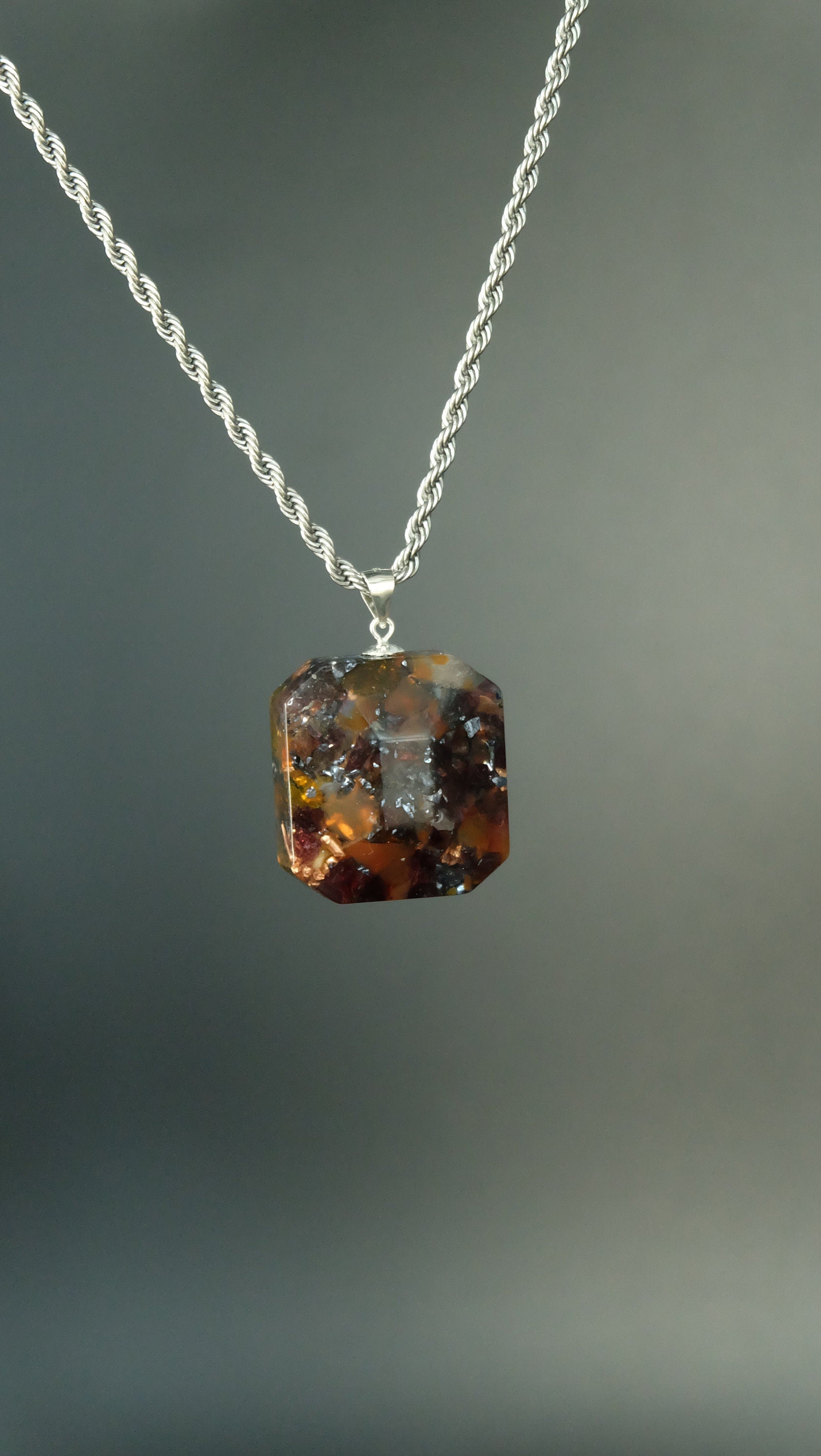 Feuergeist Orgonit Amulett aus Granat Karneol Bernstein und Kupfer