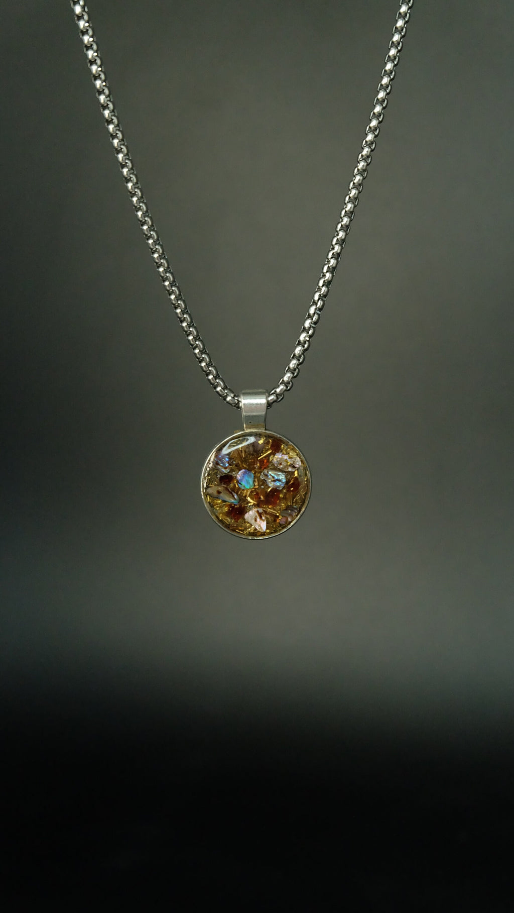 Matrix Amulett mit Perlmutt Spinell und Bergkristall Torus Kollektion von Sonnenkraft7