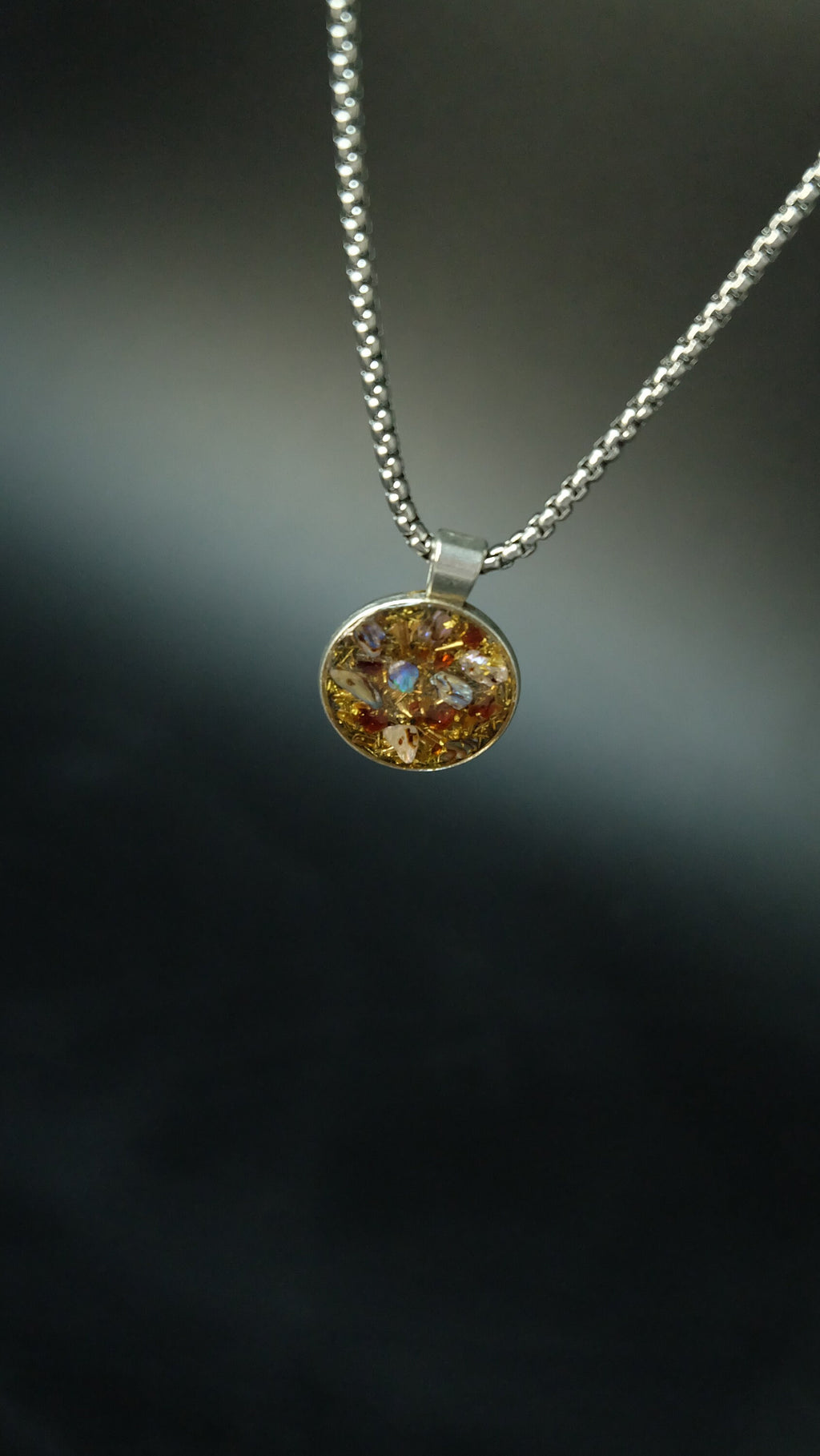 Matrix Amulett mit Perlmutt Spinell und Bergkristall Torus Kollektion von Sonnenkraft7