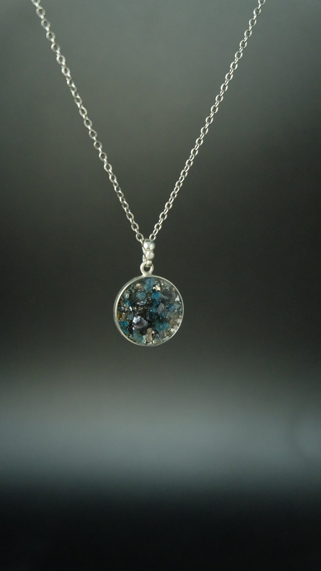 Atlantis® 925 Sterling Silber Amulett aus Edelsteinen und hochwertigen Metallen wie Granat und Silizium DM 20mm
