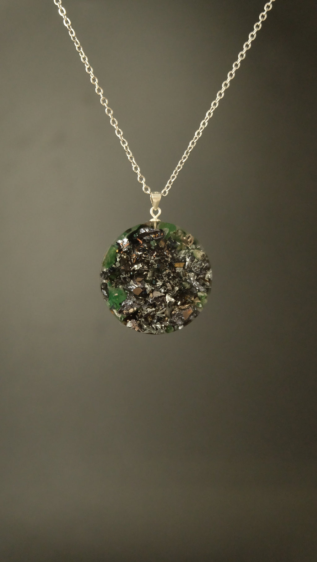 Blume des Lebens Orgonit Amulett Heilige Geometrie Anhänger aus Edelsteinen wie Smaragd und Aventurin DM 30mm mit 925 Sterling Silber