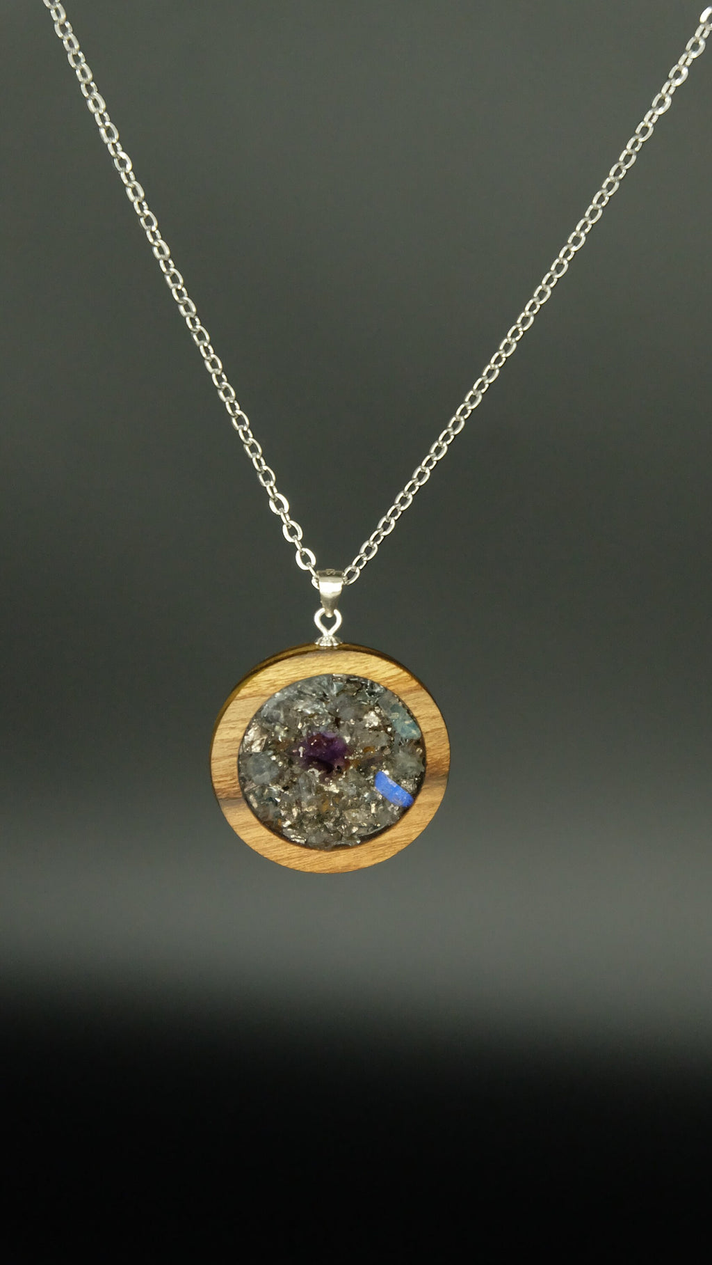 Holz Schmuckanhänger Orgonit Amulett aus Labradorit Amethyst und Essigbaumholz mit 925 Silber Öse Sonderanfertigung