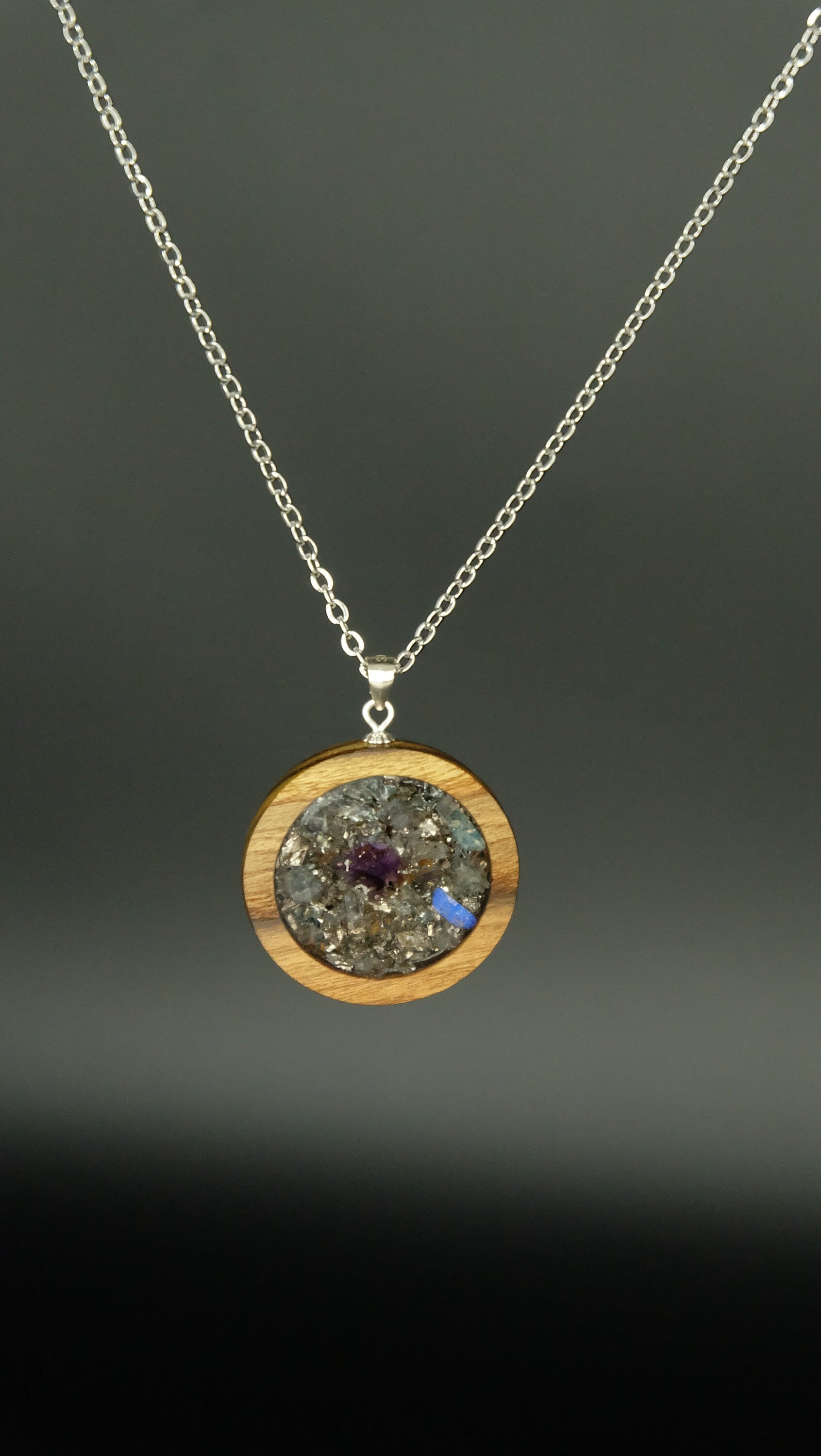 Holz Schmuckanhänger Orgonit Amulett aus Labradorit Amethyst und Essigbaumholz mit 925 Silber Öse Sonderanfertigung