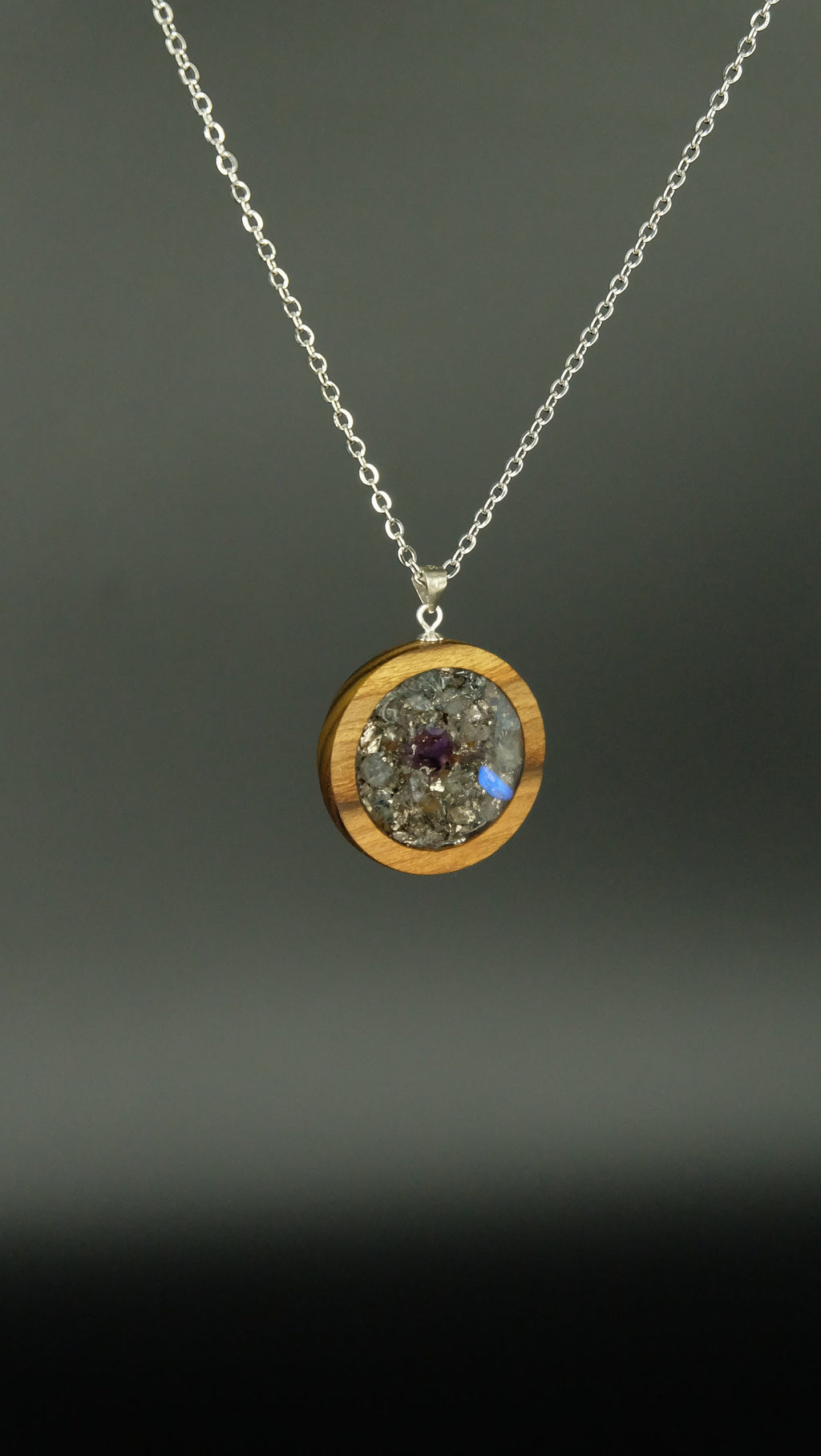 Holz Schmuckanhänger Orgonit Amulett aus Labradorit Amethyst und Essigbaumholz mit 925 Silber Öse Sonderanfertigung