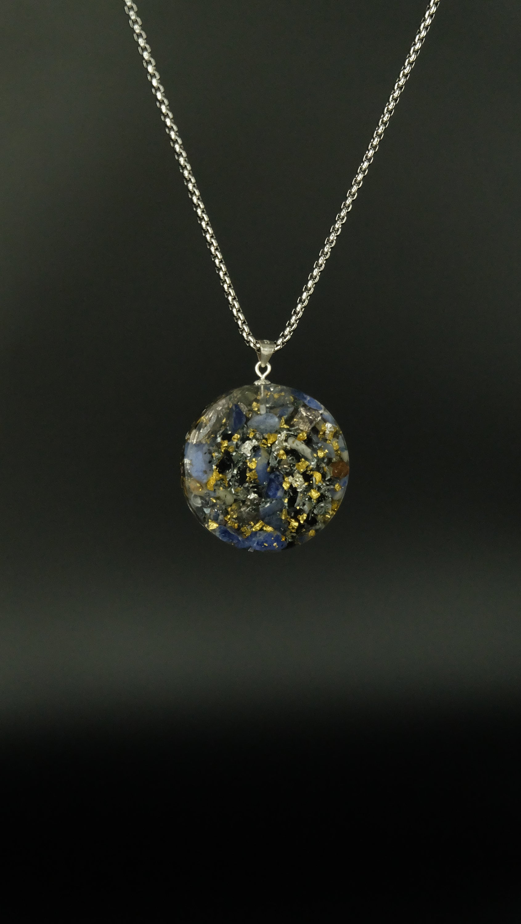 Orgonit Schmuck Anhänger Talisman Amulett mit Sodalith und Blattgold von Hand gefertigt in Deutschland UNIKAT Anfertigung