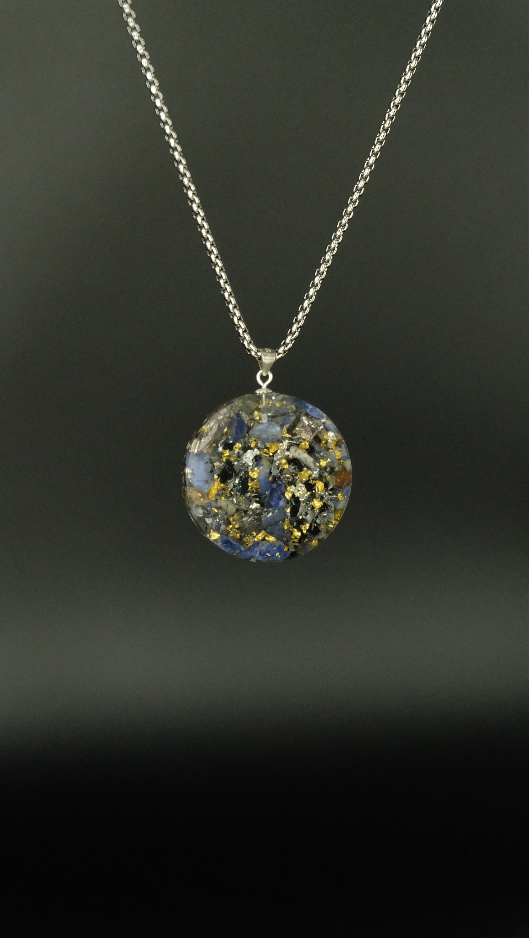 Orgonit Schmuck Anhänger Talisman Amulett mit Sodalith und Blattgold von Hand gefertigt in Deutschland UNIKAT Anfertigung