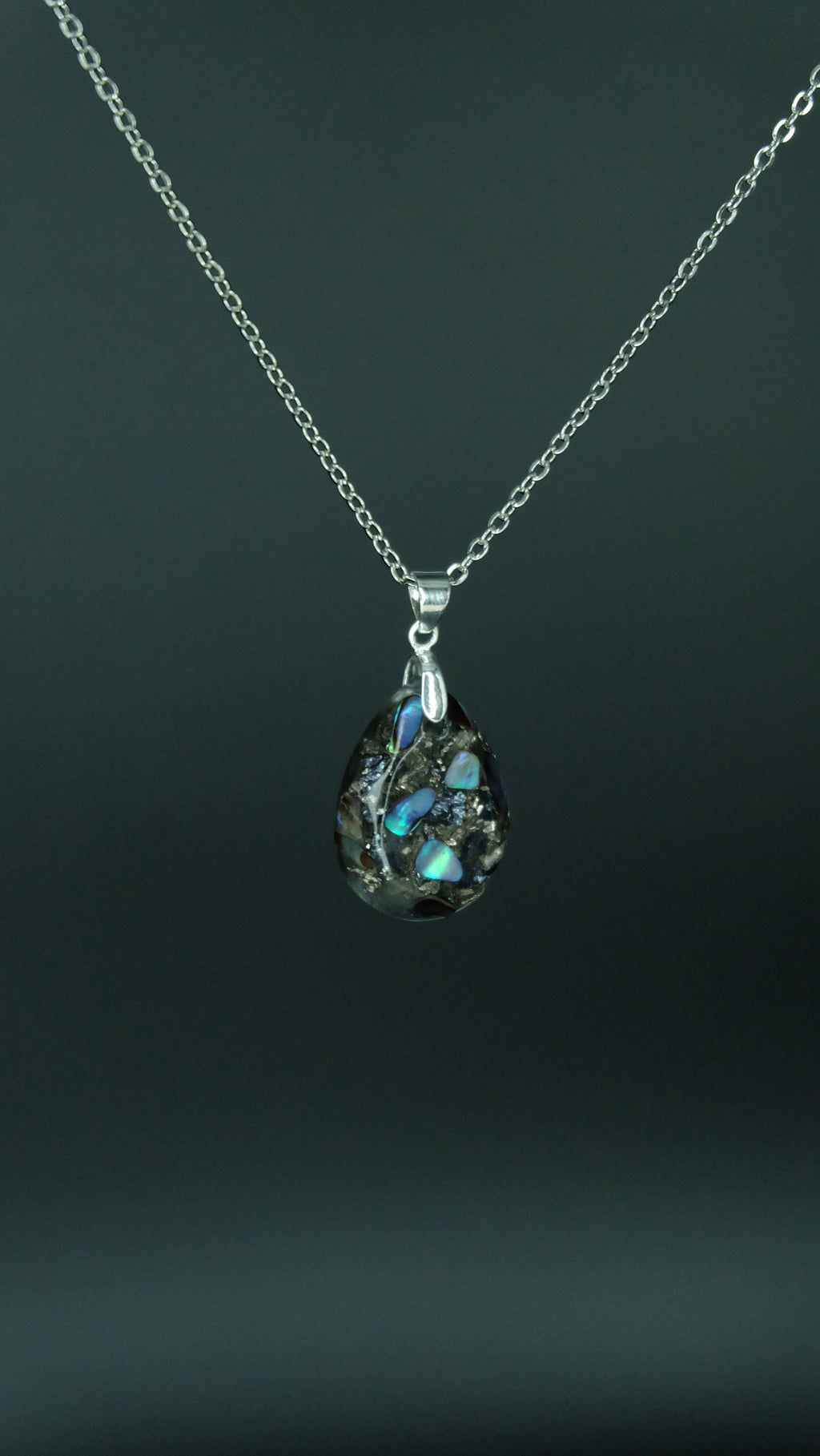 Luxuriöser moderner Perlmutt Schmuck Anhänger aus 925 Sterling Silber von Hand gefertigt in einer Schmuckmanufaktur in Deutschland