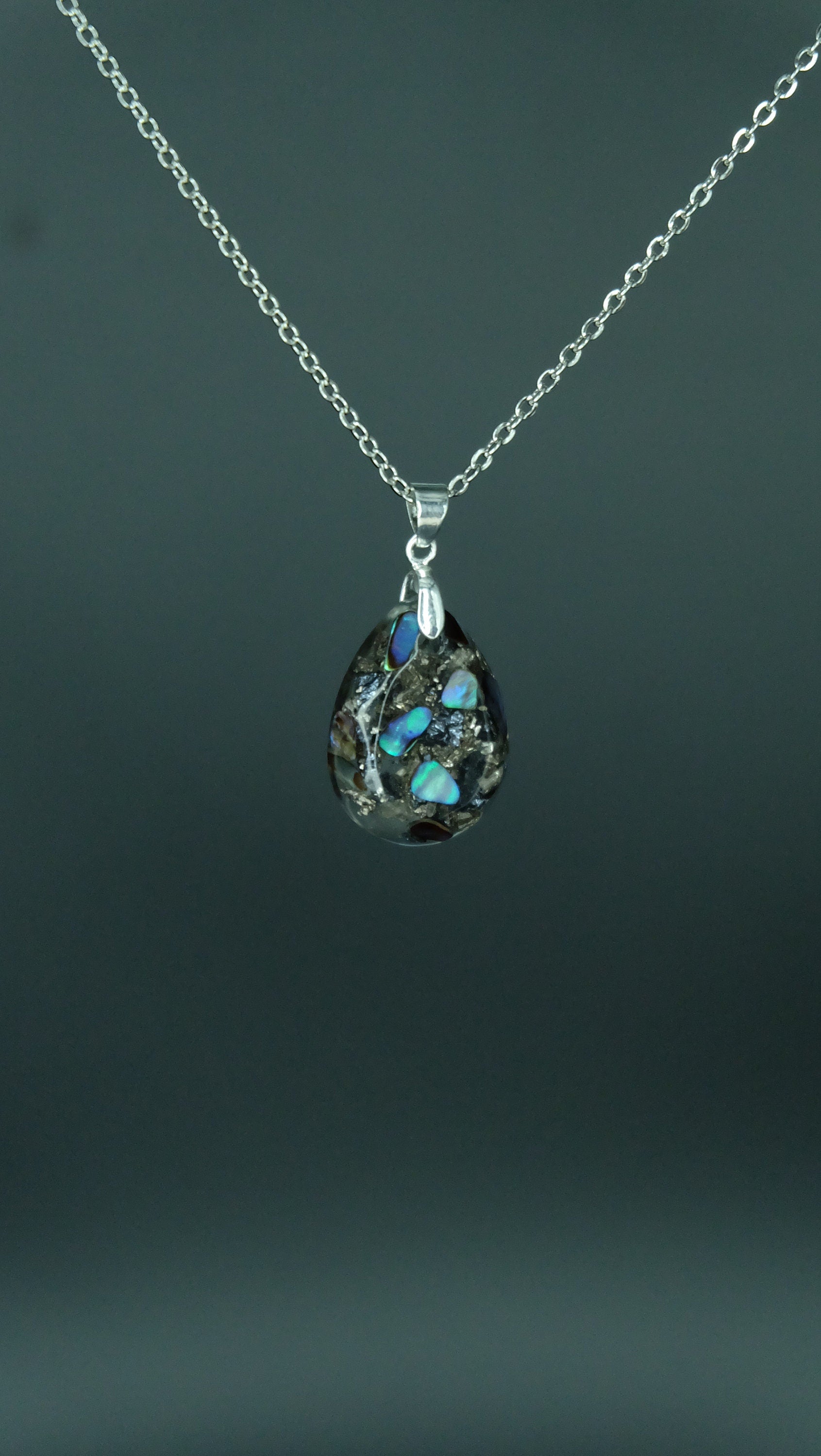 Luxuriöser moderner Perlmutt Schmuck Anhänger aus 925 Sterling Silber von Hand gefertigt in einer Schmuckmanufaktur in Deutschland