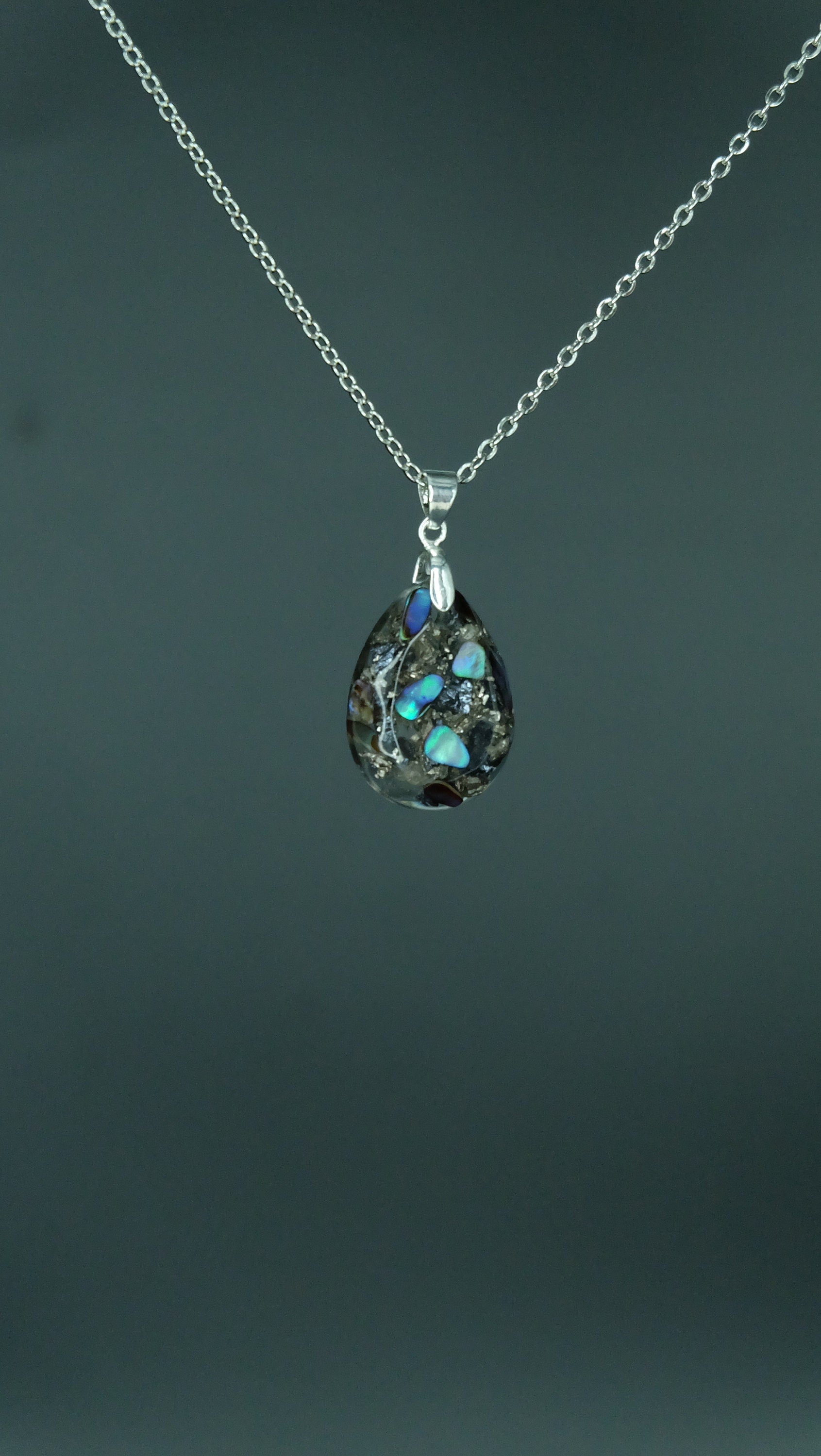 Luxuriöser moderner Perlmutt Schmuck Anhänger aus 925 Sterling Silber von Hand gefertigt in einer Schmuckmanufaktur in Deutschland