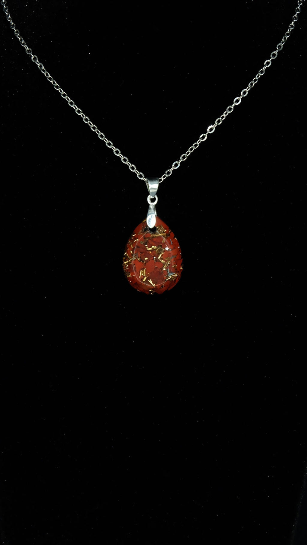 Edles von Hand gefertigtes Tropfenamulett aus roten Jaspis und recycelten Bronzespänen 925 Sterling Silberkette Versand aus Deutschland