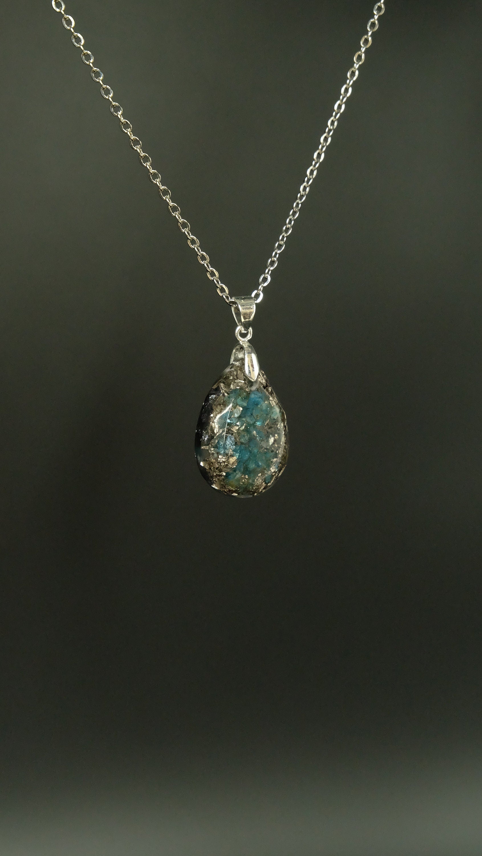 Apatit Tropfen Anhänger mit 925 Sterling Silber Silizium und Bergkristall