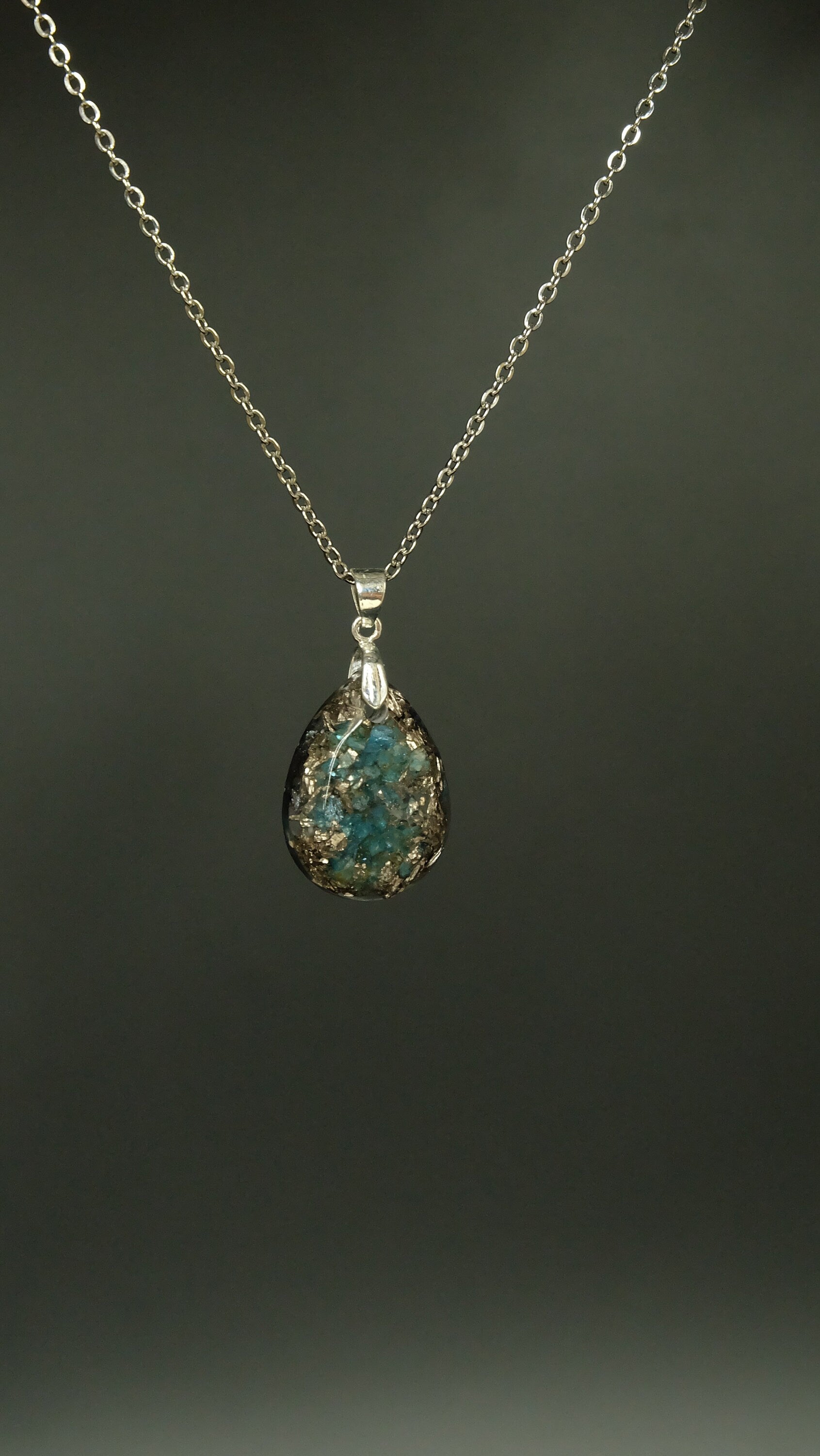 Apatit Tropfen Anhänger mit 925 Sterling Silber Silizium und Bergkristall