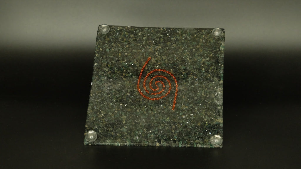 Onyx Orgonit Pyramide Heimdekoration Edelsteinpyramide von Hand gefertigt für Harmonisierung 100mm Kantenlänge