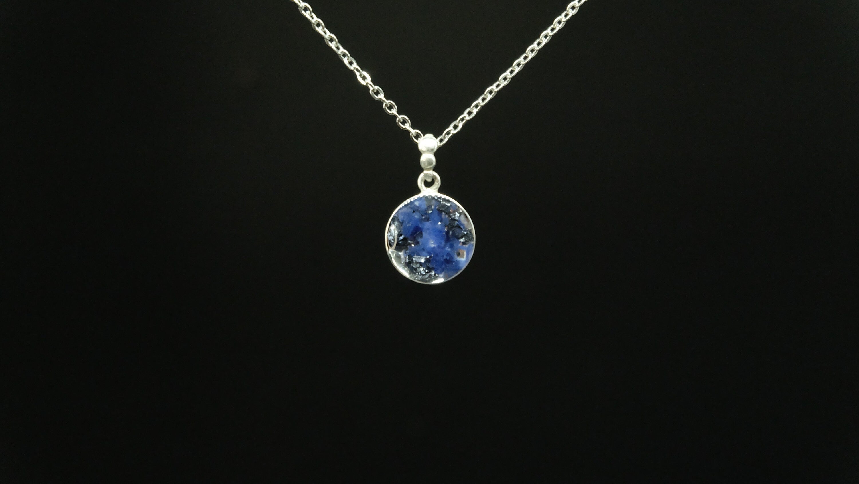 925 Sterling Silber Anhänger mit Halskette von Hand gefertigt aus Sodalith Kunstharz und recycelten Metallen in 10-20mm