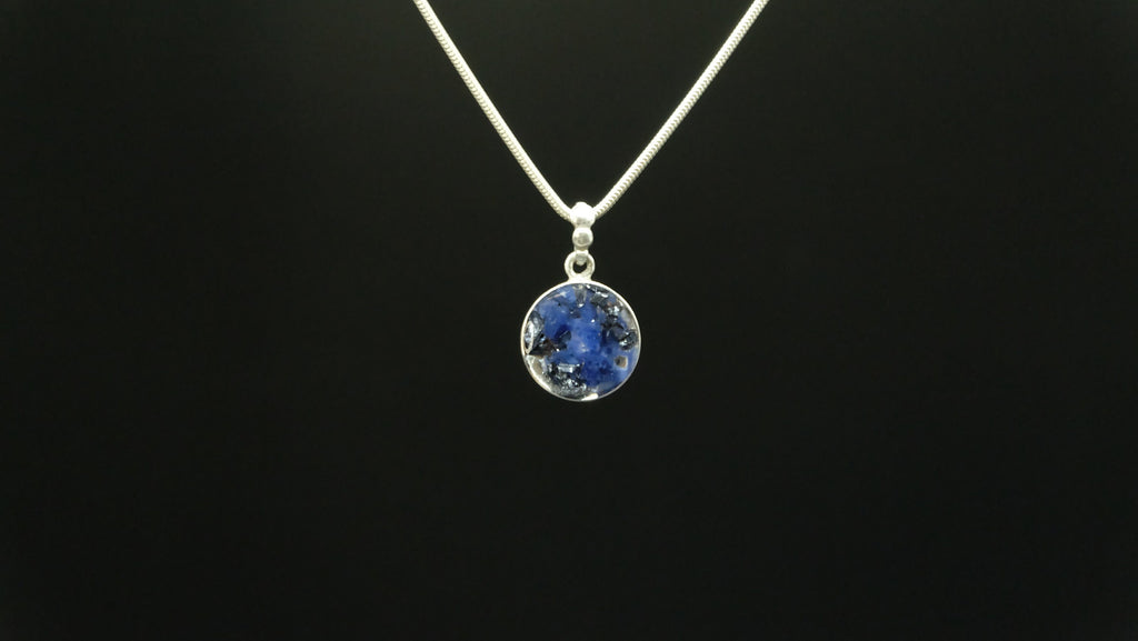 925 Sterling Silber Anhänger mit Halskette von Hand gefertigt aus Sodalith Kunstharz und recycelten Metallen in 10-20mm