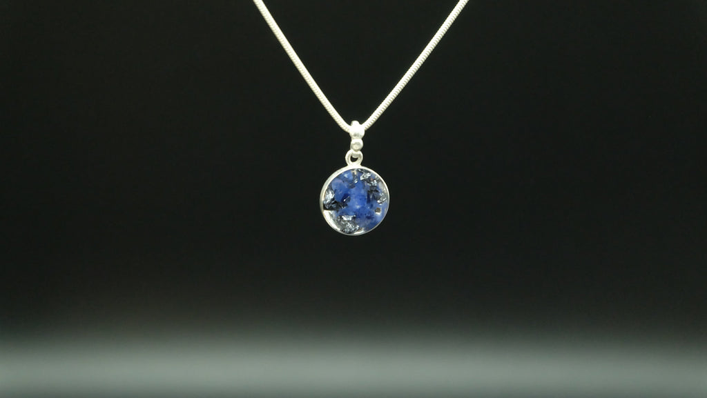925 Sterling Silber Anhänger mit Halskette von Hand gefertigt aus Sodalith Kunstharz und recycelten Metallen in 10-20mm