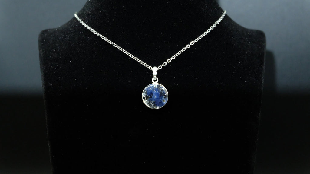 925 Sterling Silber Anhänger mit Halskette von Hand gefertigt aus Sodalith Kunstharz und recycelten Metallen in 10-20mm