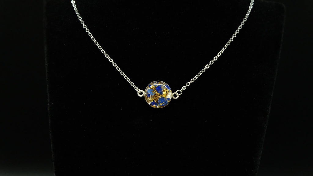 Lapislazuli 925 Sterling Silber Anhänger mit Halskette von Hand gefertigt aus Edelsteinen Kunstharz und recycelten Metallen
