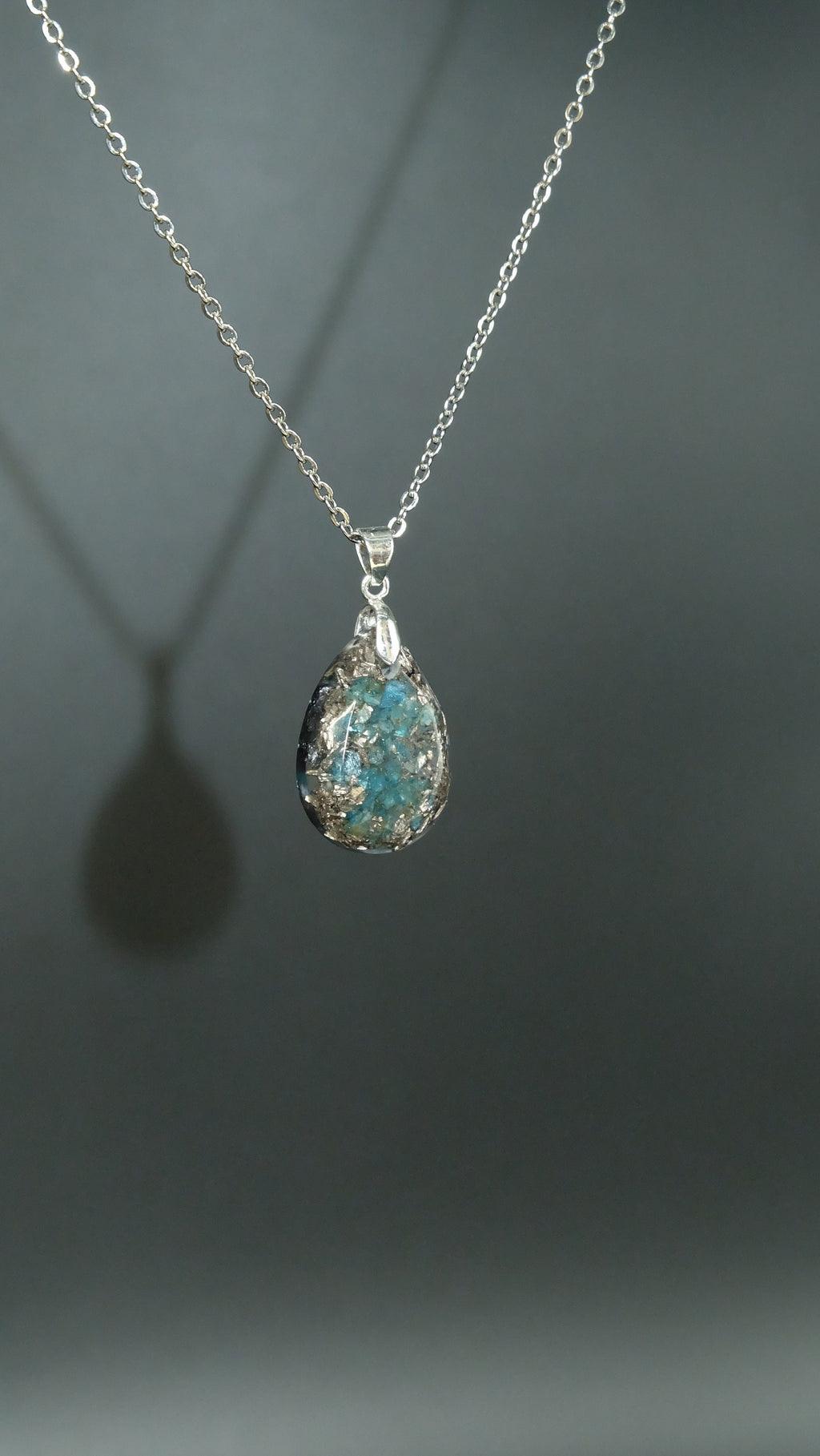 Apatit Tropfen Anhänger mit 925 Sterling Silber Silizium und Bergkristall