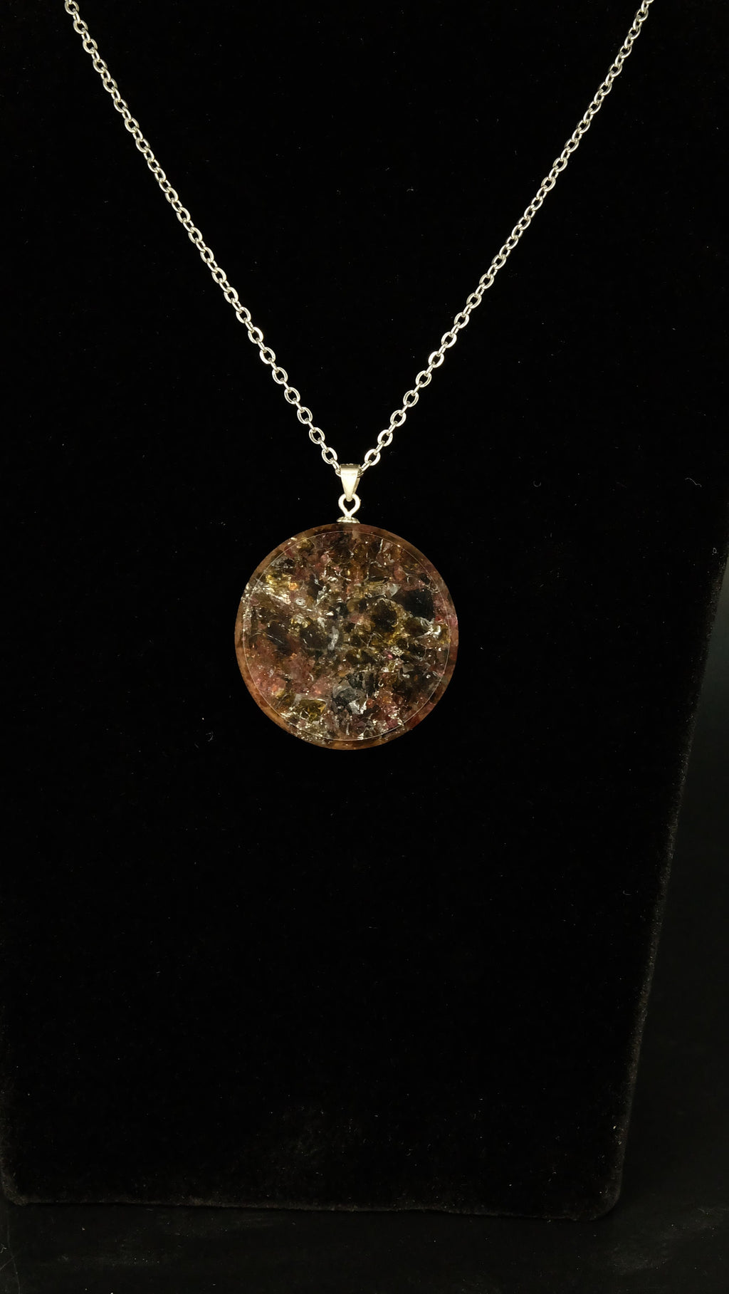 Orgonit Amulett mit Tektit Granat und Blattsilber DM 30mm von Hand hergestellt in Deutschland