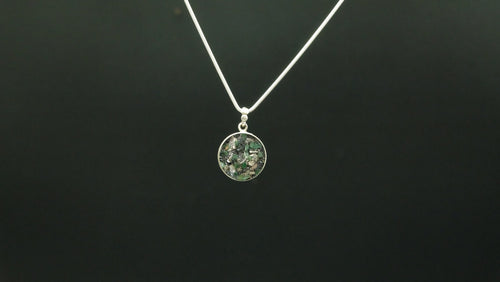 20mm 925 Sterling Silber Amulett mit Smaragd und recycelten Metallen von Hand gefertigt in einer Schmuckmanufaktur in Deutschland