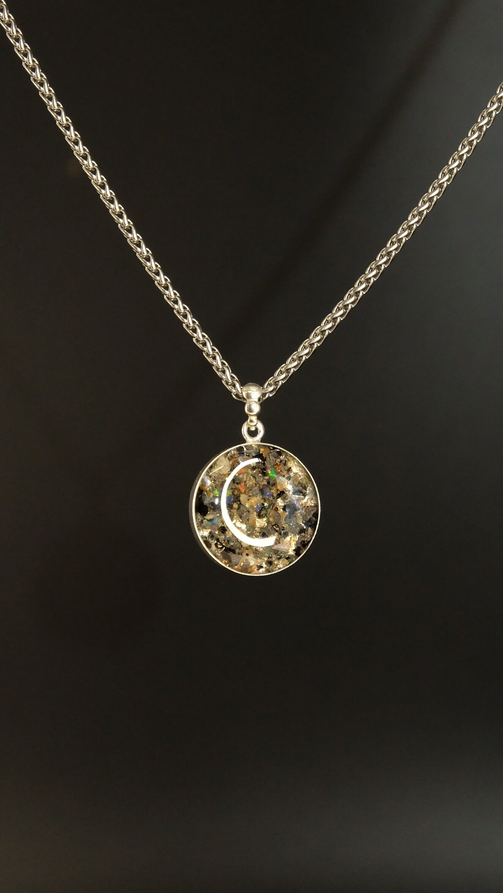21mm 925 Sterling Silber Amulett mit Opal und Edelschungit von Hand gefertigt in einer Schmuckmanufaktur in Deutschland