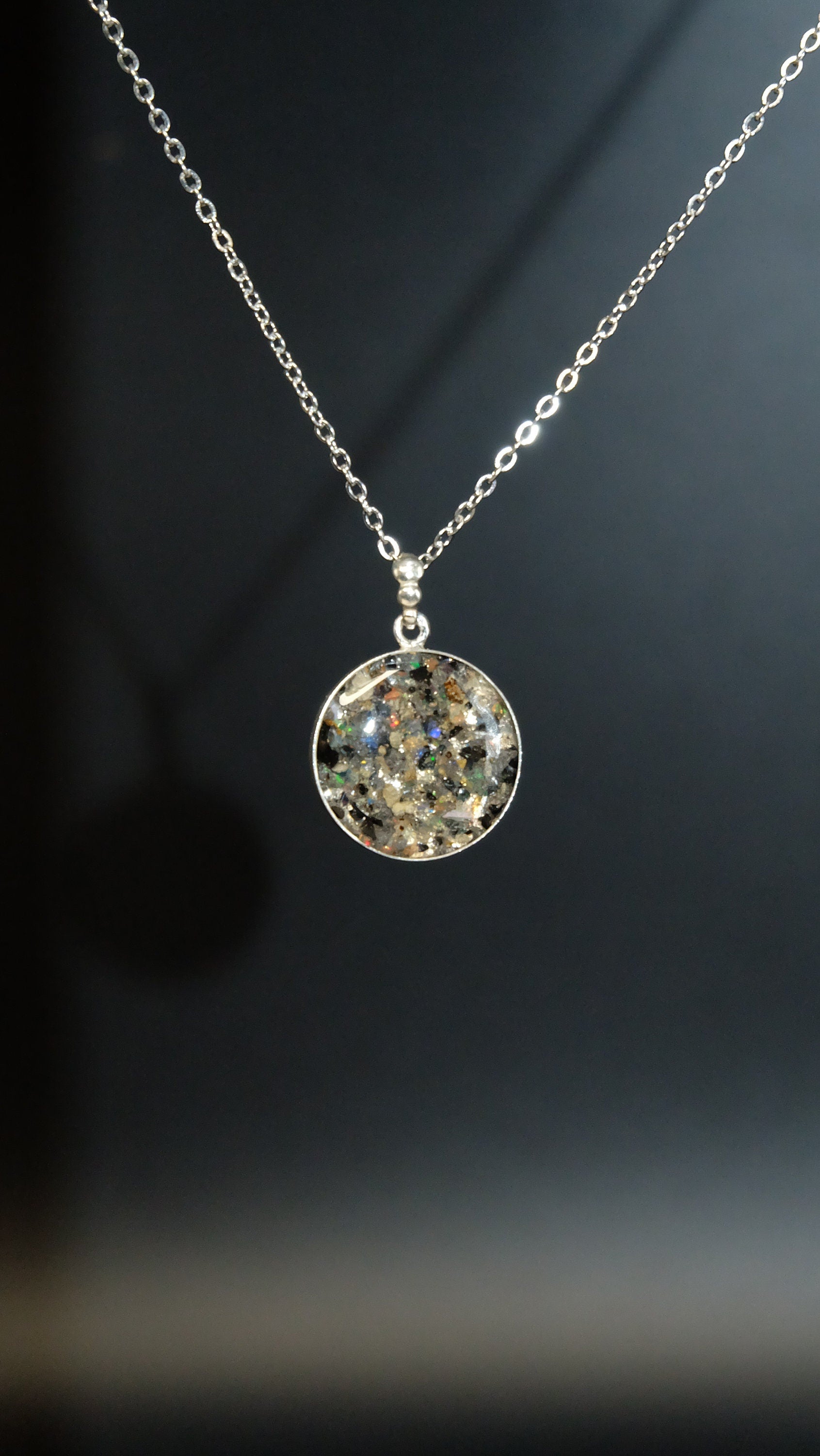 21mm 925 Sterling Silber Amulett mit Opal und Edelschungit von Hand gefertigt in einer Schmuckmanufaktur in Deutschland