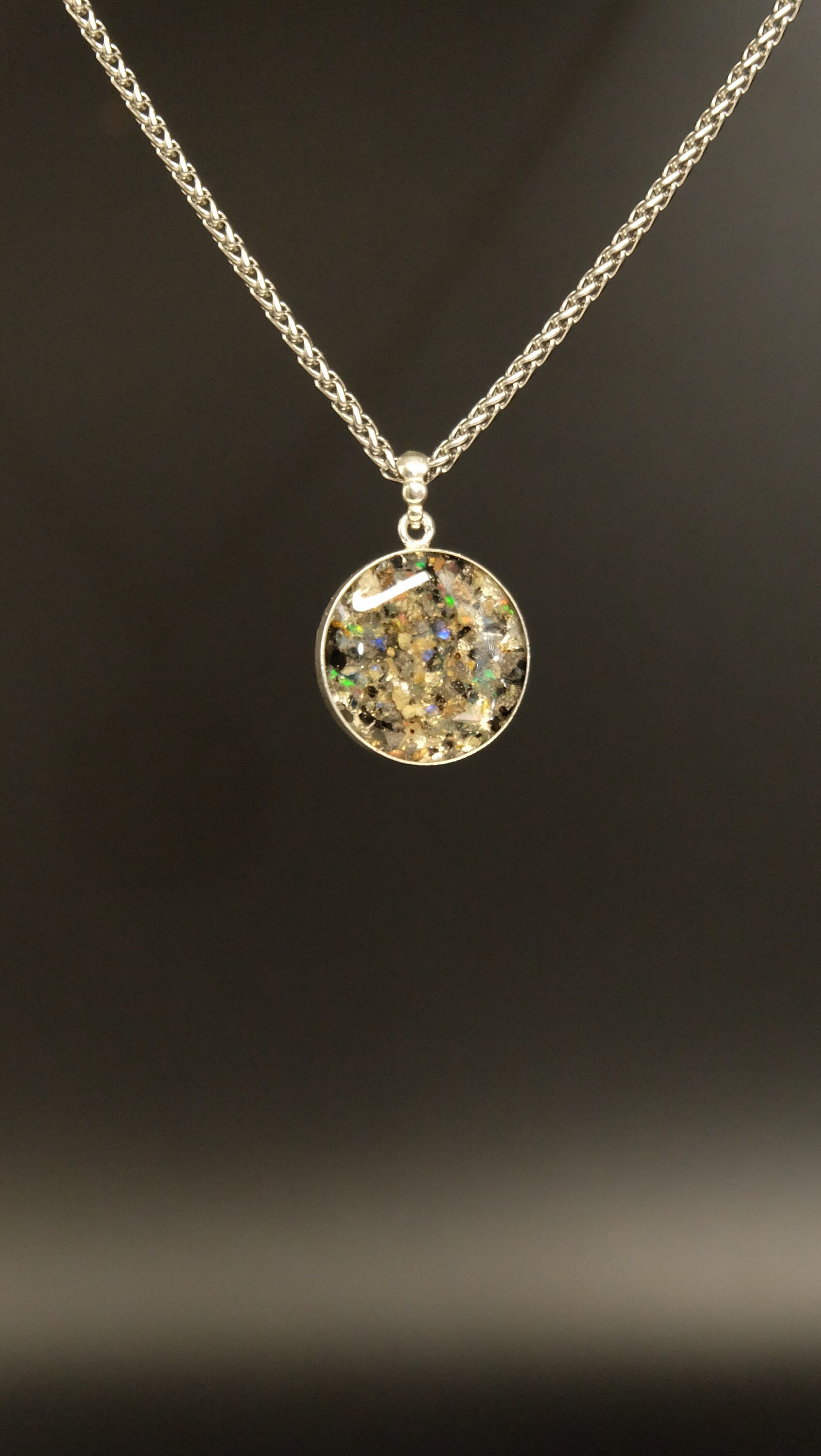 21mm 925 Sterling Silber Amulett mit Opal und Edelschungit von Hand gefertigt in einer Schmuckmanufaktur in Deutschland