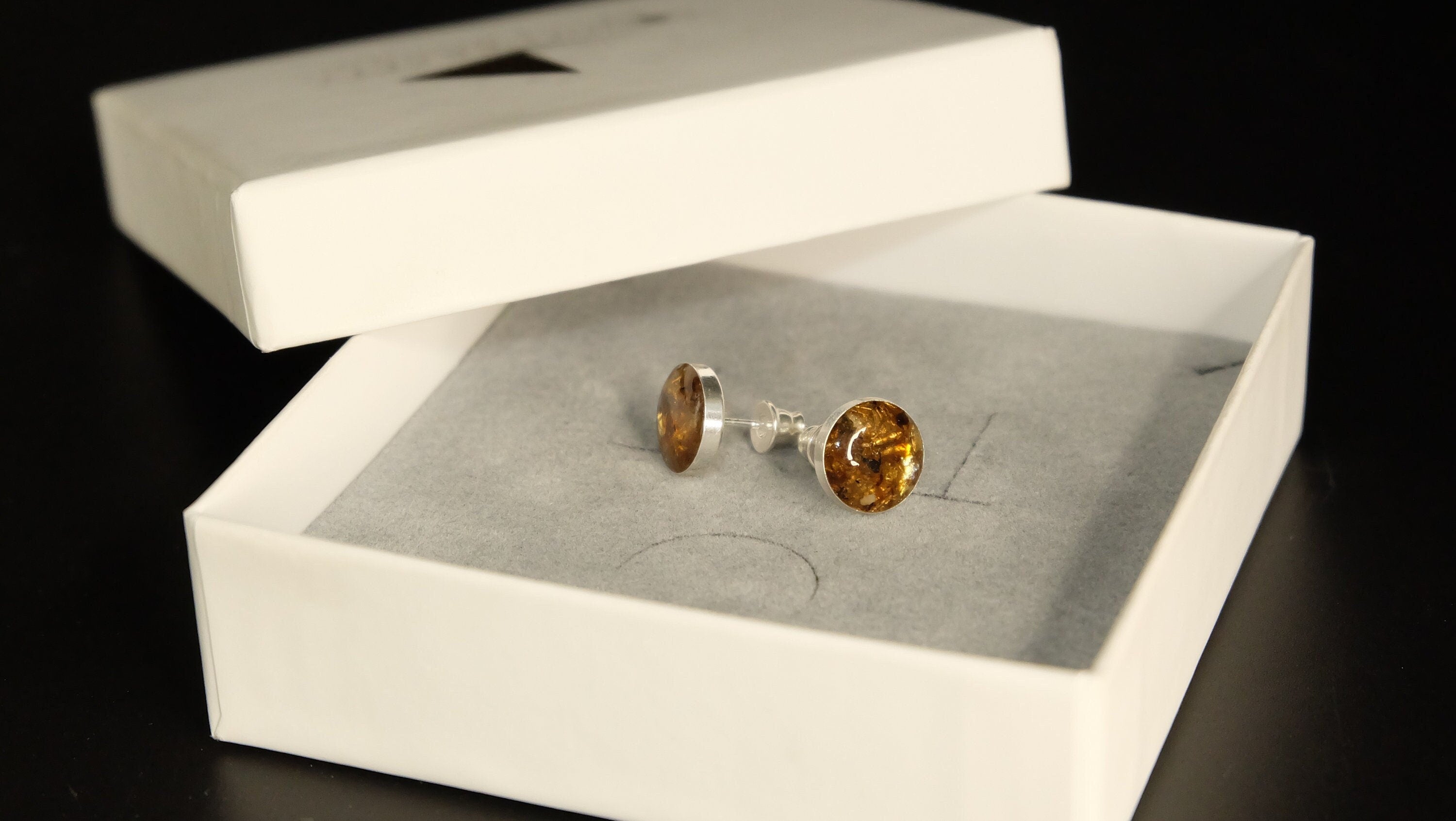 Bernstein 925 Sterling Silber Schmuck Ohrstecker aus modernem Herstellungsverfahren für Nachhaltigkeit hergestellt in Deutschland 10mm