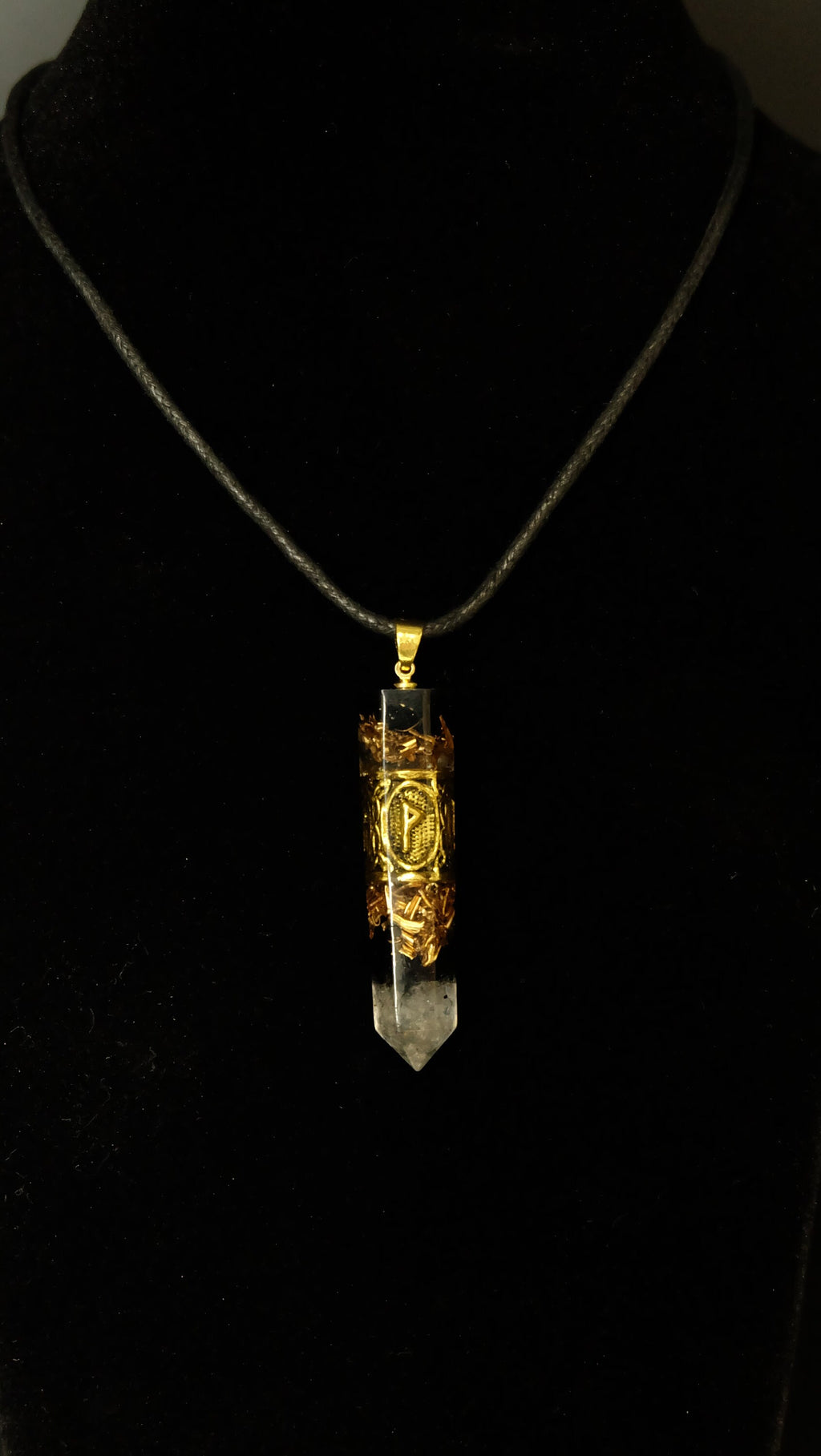 Wikinger Runen Anhänger Schutzamulett Nordisches Runen Amulett Orgonit Anhänger Futhark von Hand gefertigt Mittelalter Schmuck