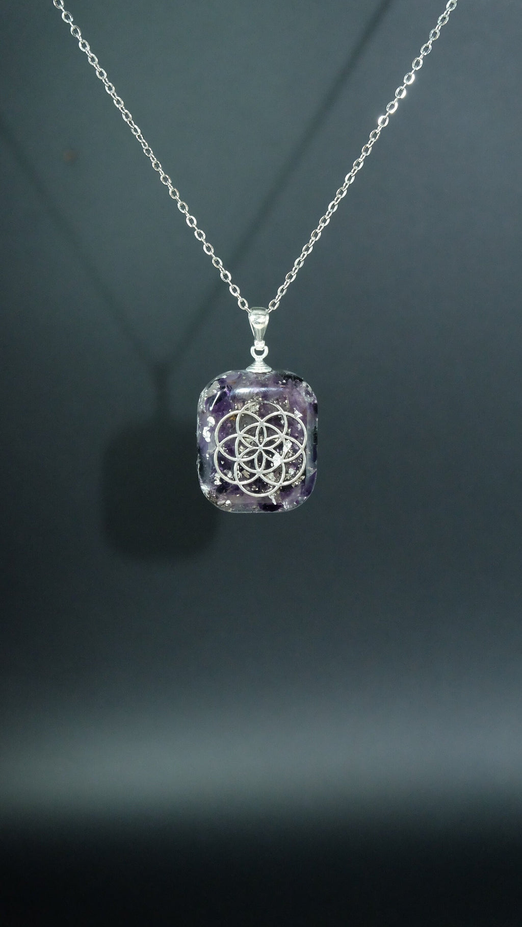 Lebensblume Orgonit Amulett mit Amethyst und Silber von Hand gefertigt