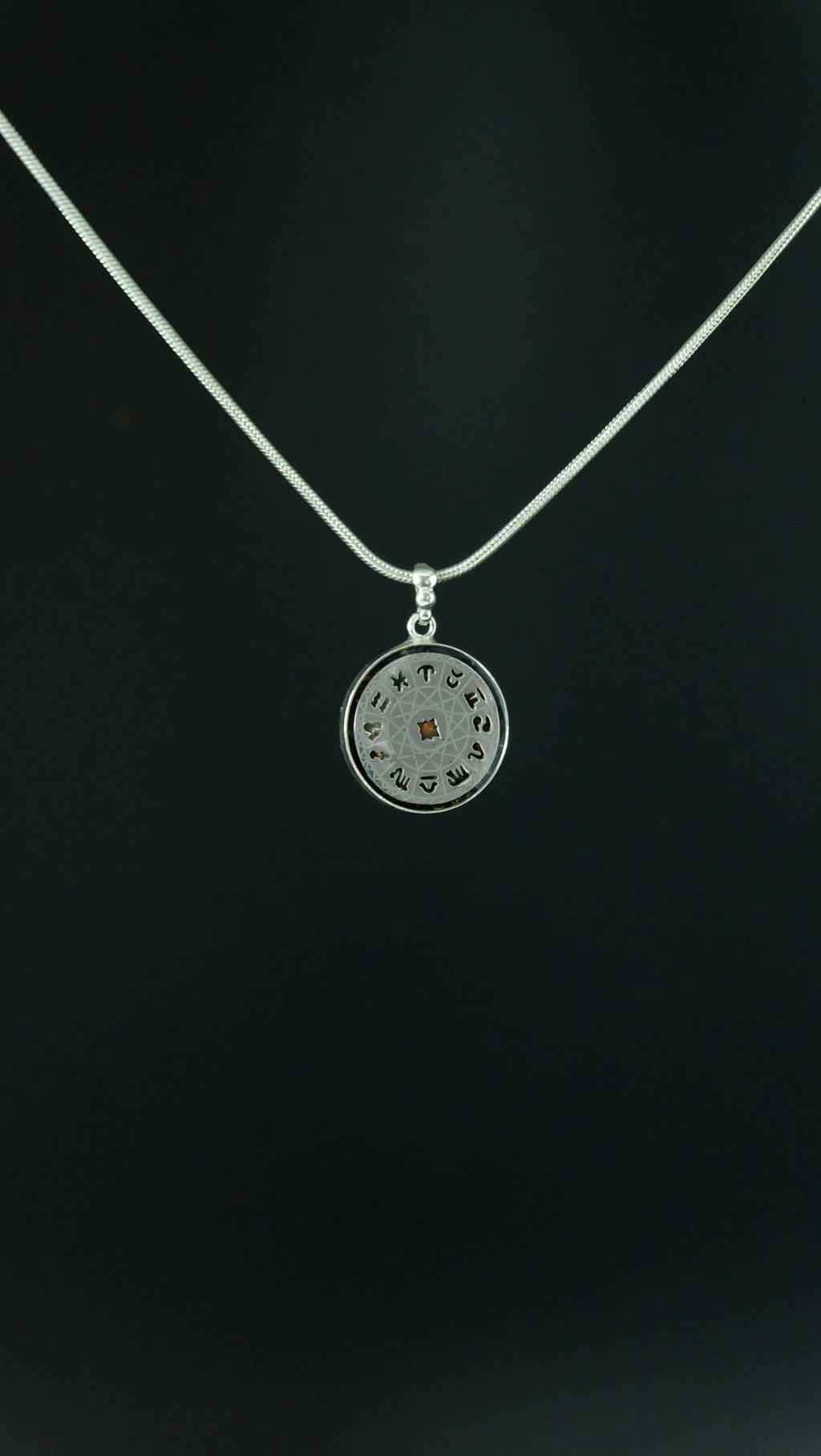Tierkreis 925 Sterling Silber Amulett von Hand gefertigt Heilige Geometrie Orgonit Anhänger mit Opal 20mm Astrologie Schmuck