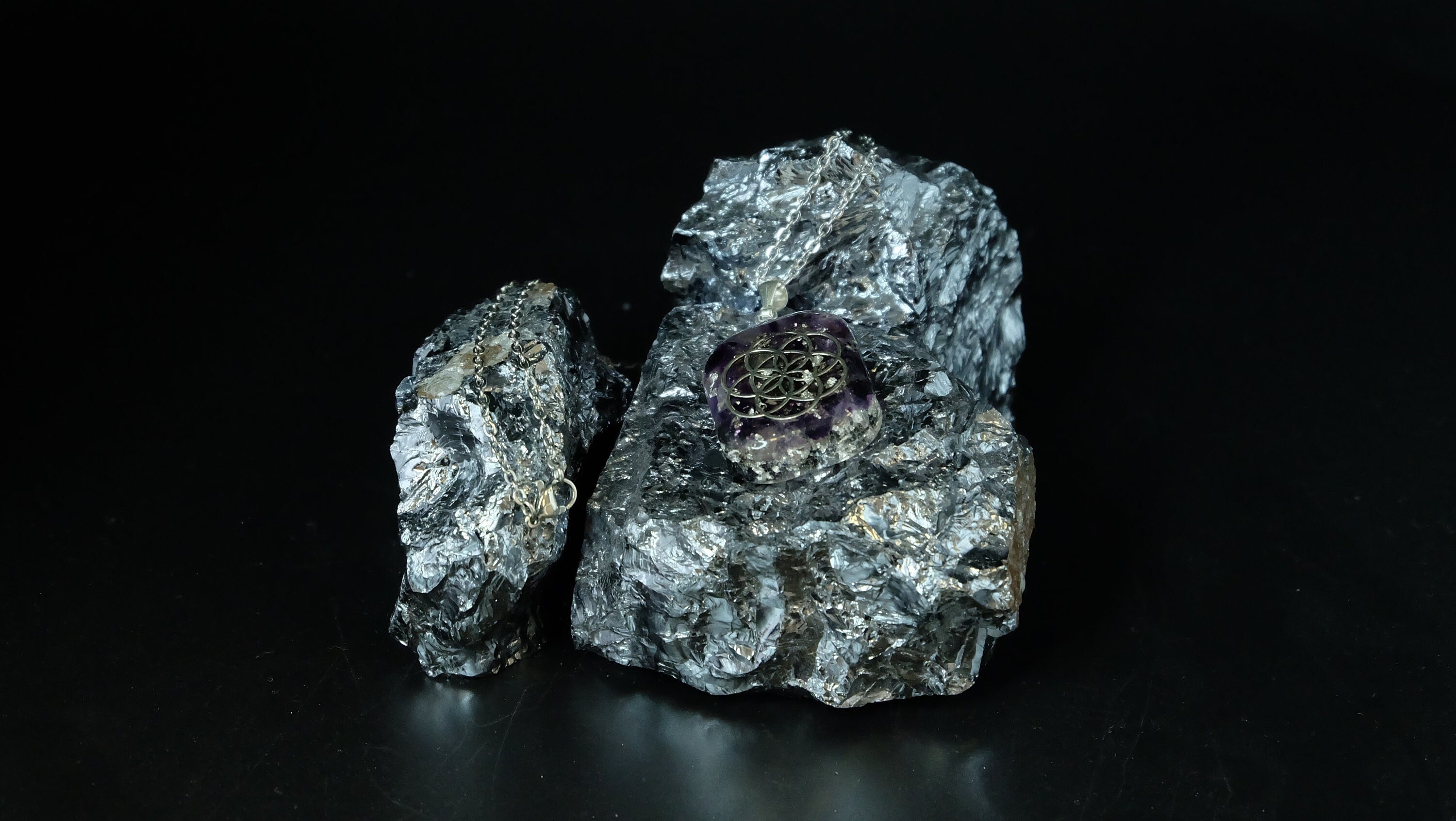Lebensblume Orgonit Amulett mit Amethyst und Silber von Hand gefertigt