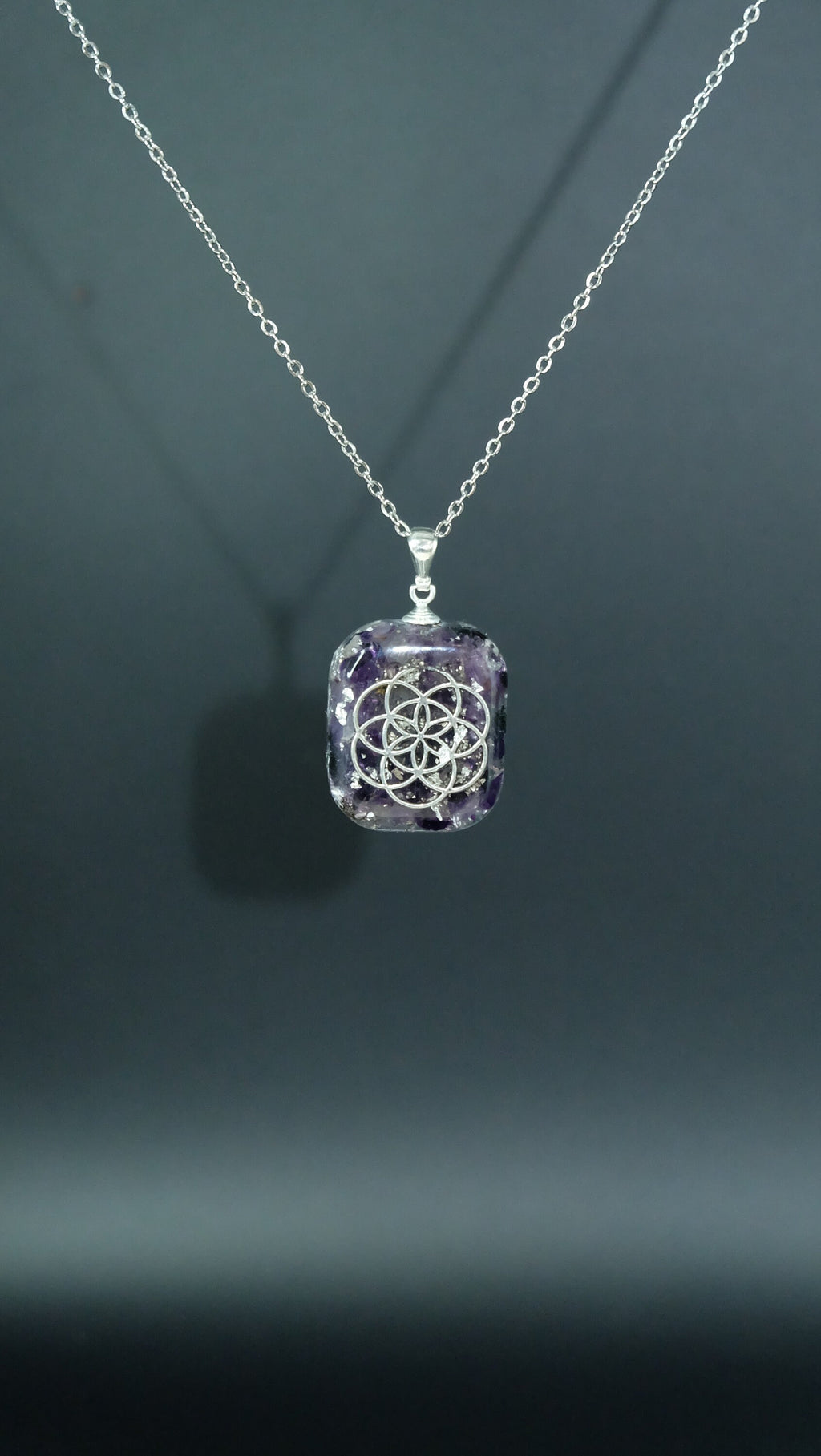 Lebensblume Orgonit Amulett mit Amethyst und Silber von Hand gefertigt